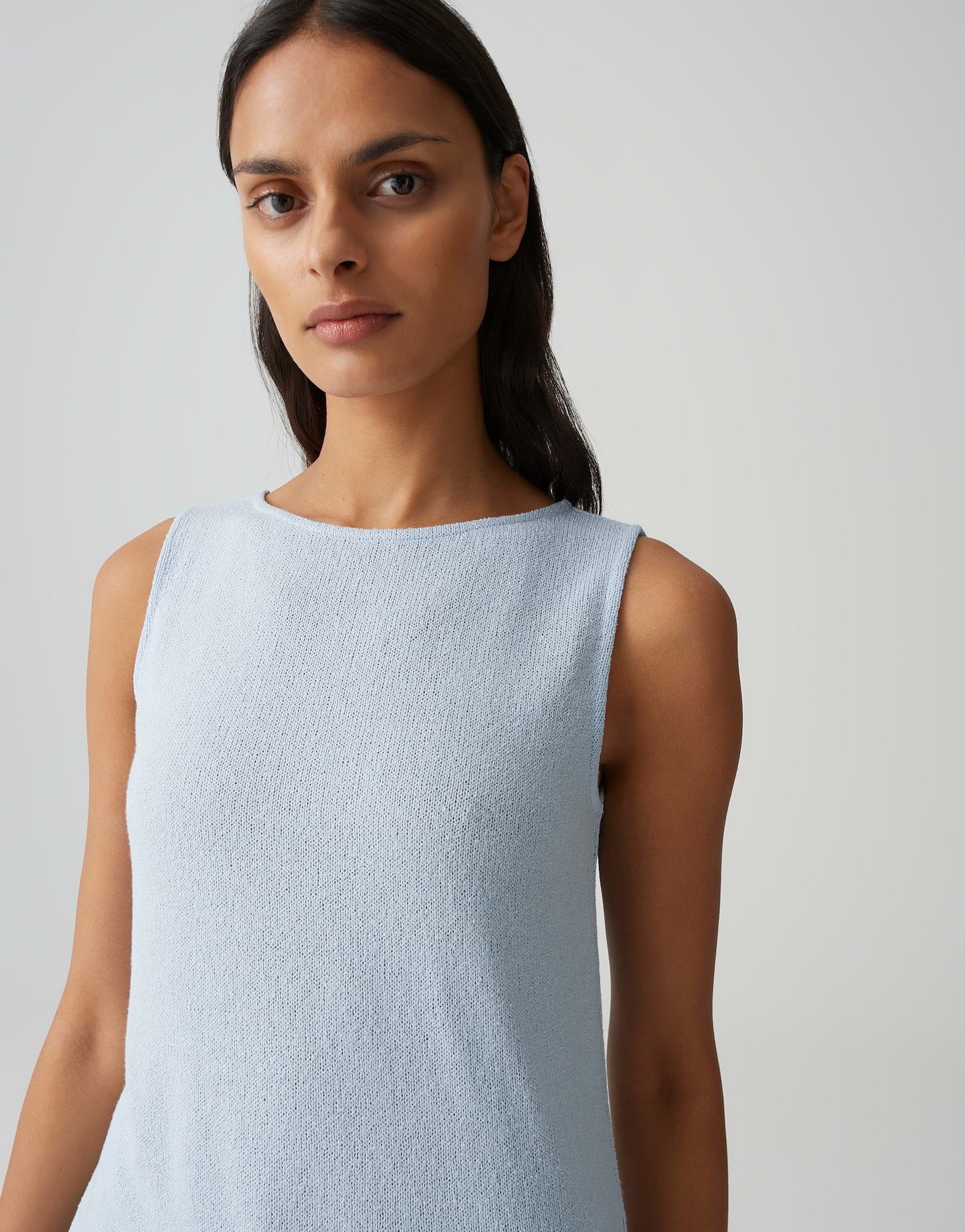 OPUS Shirttop ILONKI Loose in edler Strickoptik ärmellos und mit Rundhalsausschnitt – Bild 4 von 5