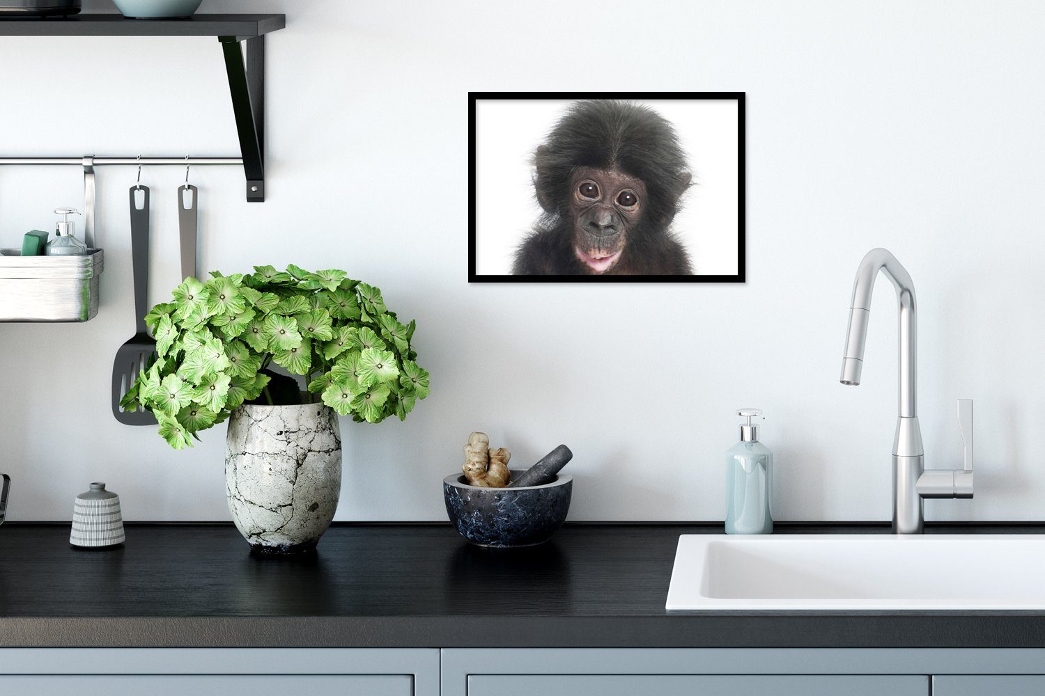 MuchoWow Poster Affe - Natur Gerahmtes Bilderrahmen - Bilder, Wanddeko, (1 Wandposter, - Schimpanse, Tiere Schwarzem Poster, St)