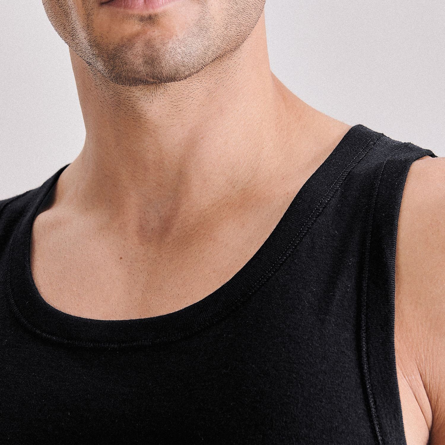 Schwarz feine Ripp-Qualität, 2 Stück) Unterhemd verlängertem 2er (Mehrpack, Rücken seidensticker mit Daywear 2-St., im Pack