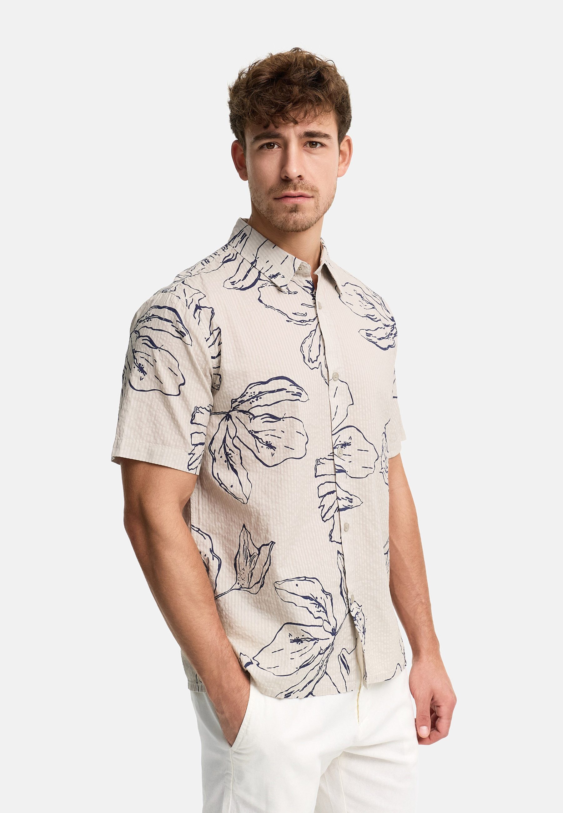 Indicode Kurzarmhemd Herren INGarbo Kurzarmhemd mit floralem Print mit großflächigem Blumenmuster und sommerlicher Struktur