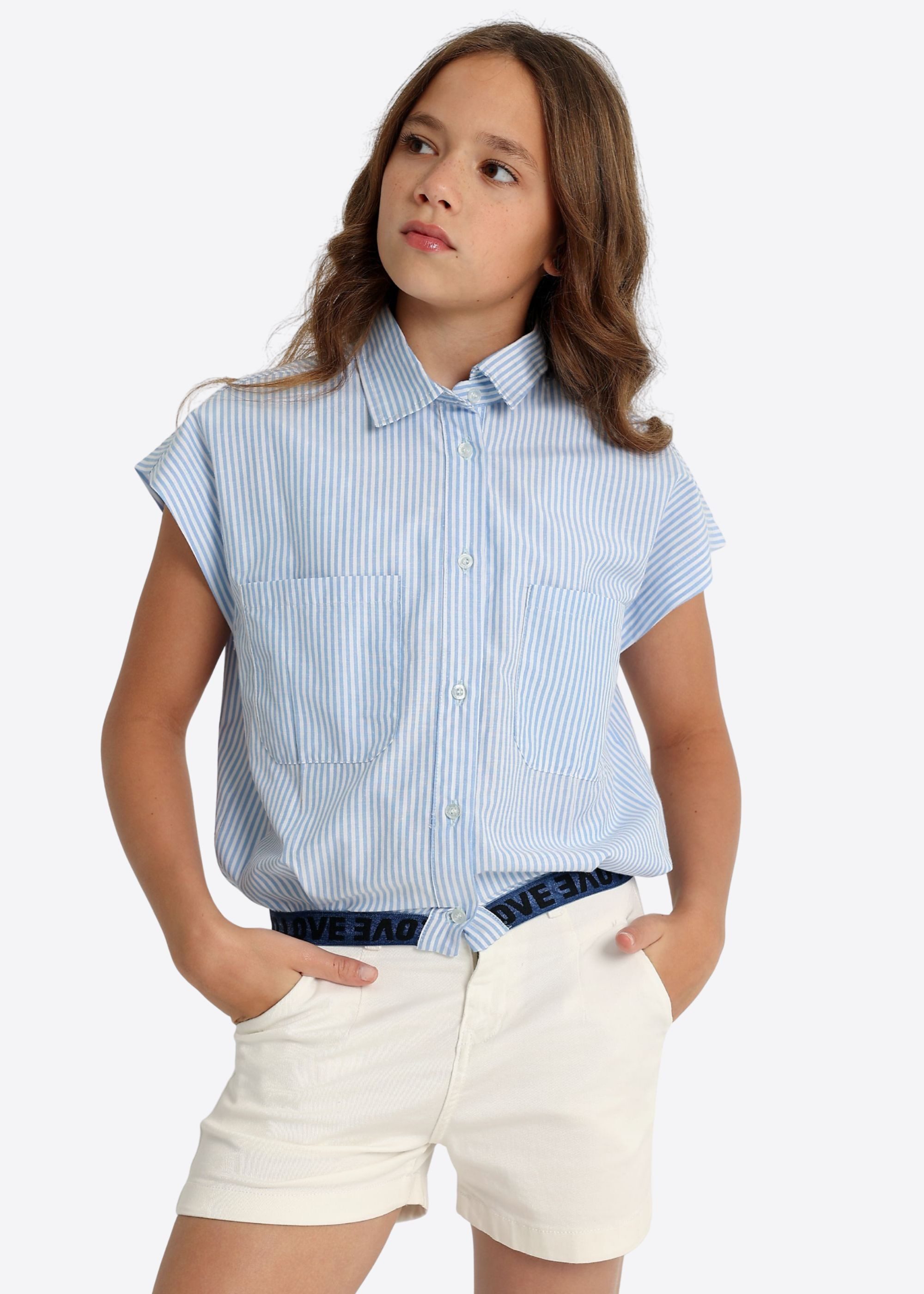 Solang Klassische Bluse mit aufgesetzten Brusttaschen und Schriftzug am Saum – Bild 4 von 4
