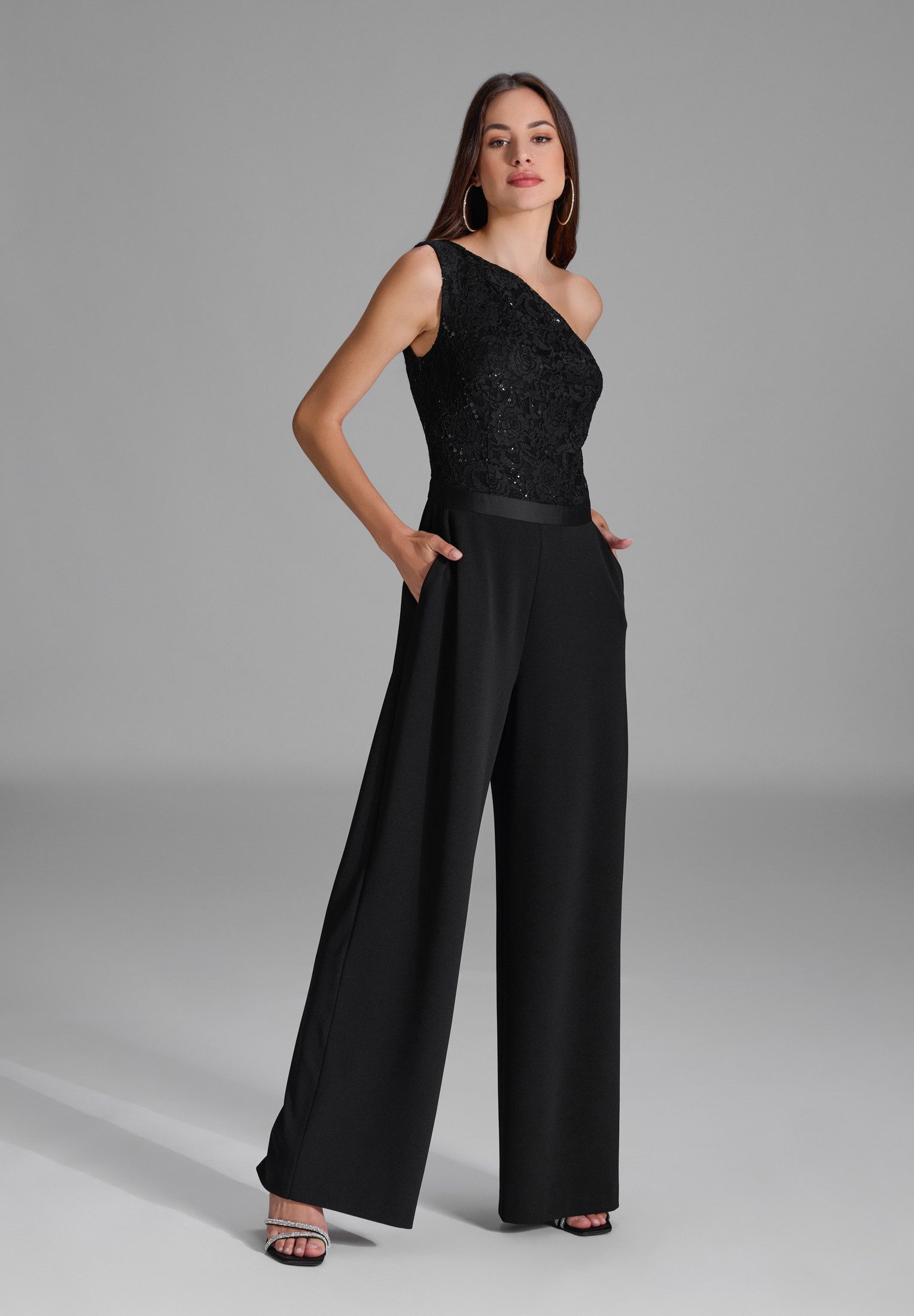 SWING Jumpsuit Oberteil in figurbetonter Passform