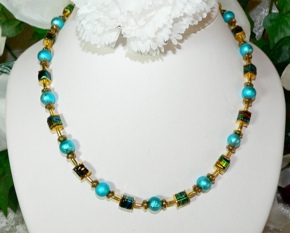 traumschmuck Collier 495 Collier Halskette Würfel Perlen Glas Hämatit (Valentinstag, Muttertag, Geburtstag), handgefertigt in Deutschland