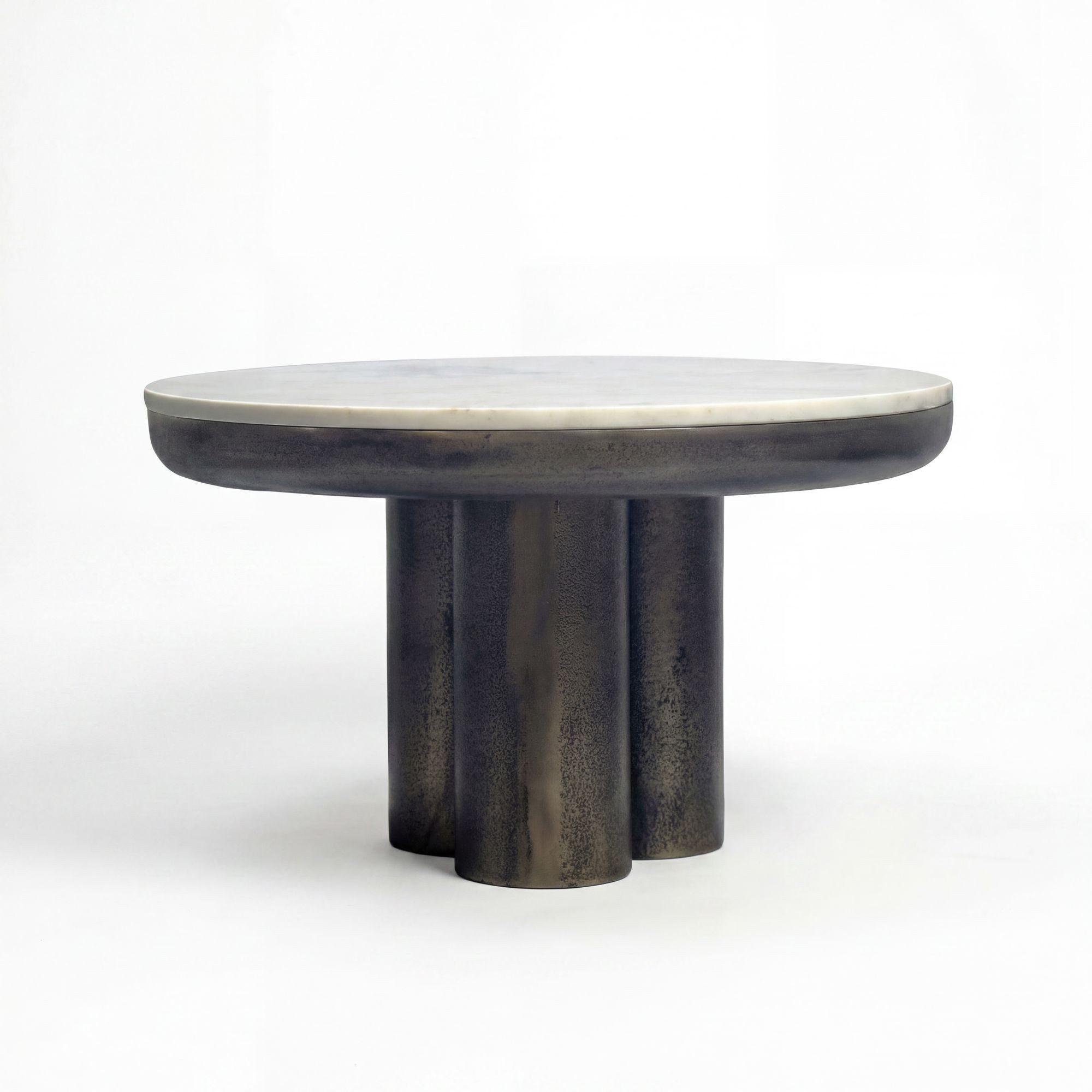 Wohnling Couchtisch WL7.511 60cm mit Marmor Platte weiß Wohnzimmertisch Beistelltisch Alu (Extravaganter Tisch in massiver Säulenoptik), Glatte Marmorplatte auf dunklem Aluminium