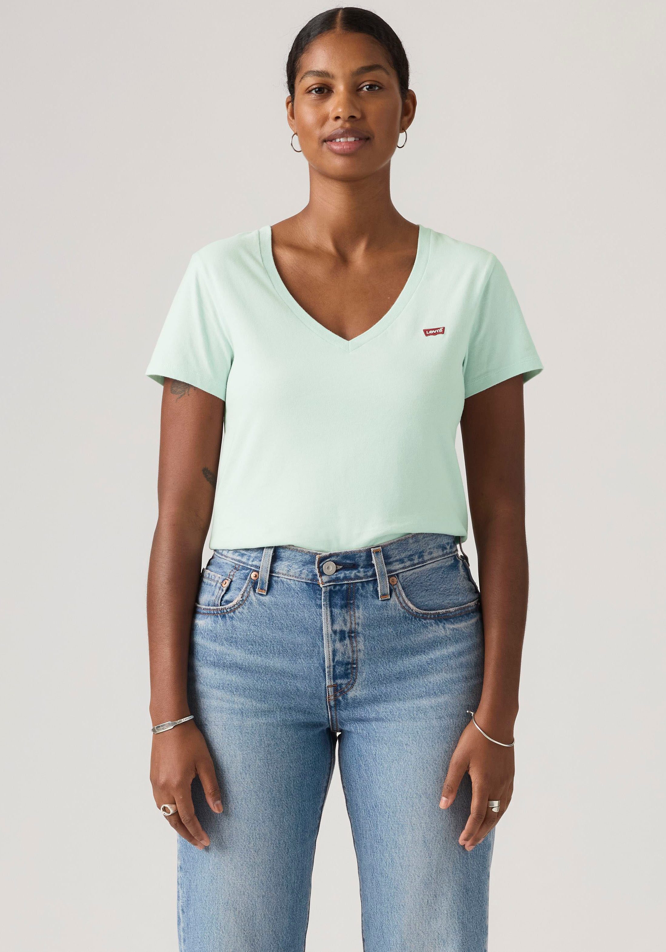 Levi's® V-Shirt Perfect Tee mit kleinem Batwing- Logo günstig online kaufen