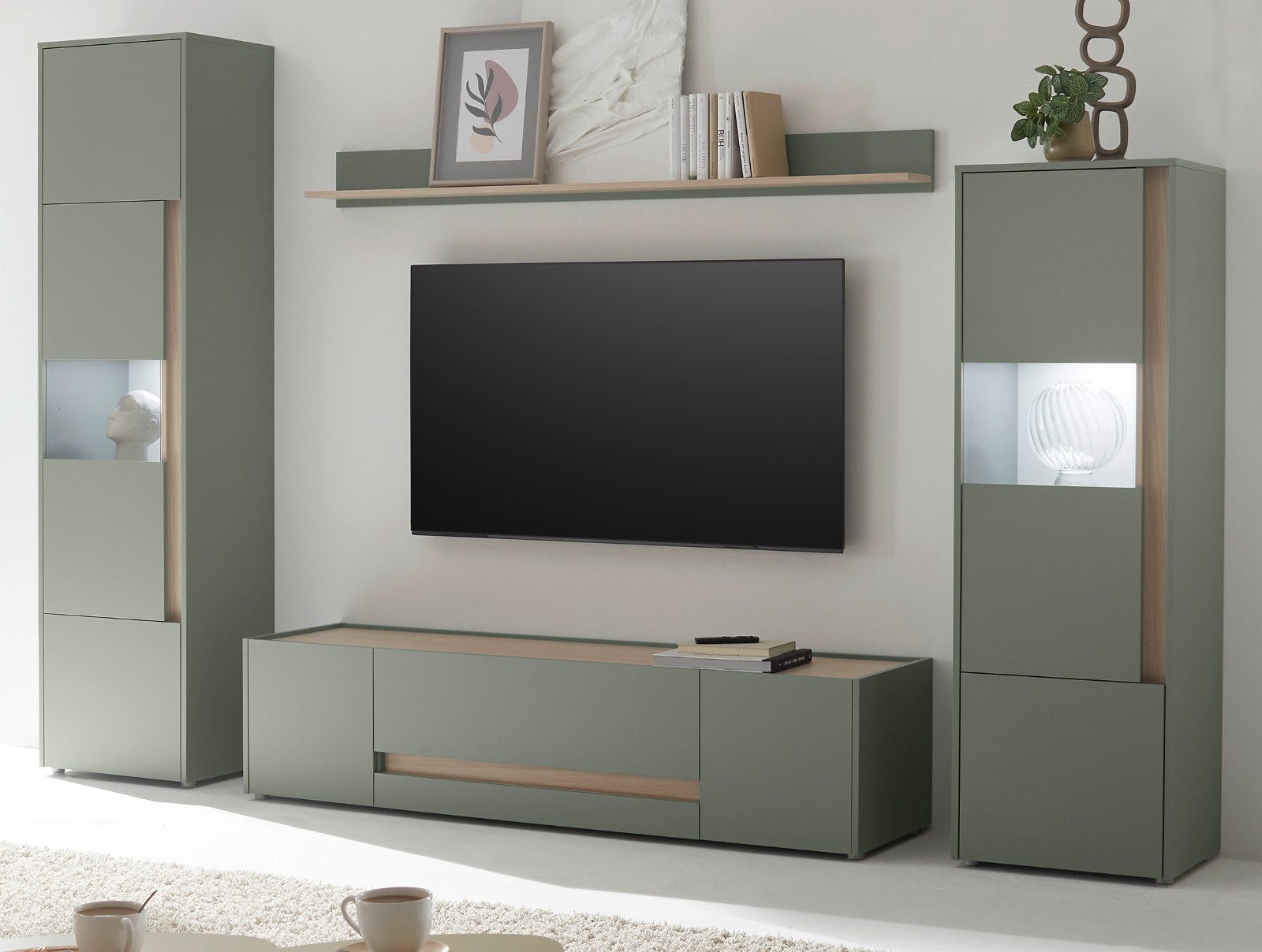 Furn.Design Wohnwand Center, (Wohnkombination in Salbei Grün mit Eiche, 4-teilig, 310 x 197 cm), mit 2 Vitrinenschränken und viel Stauraum