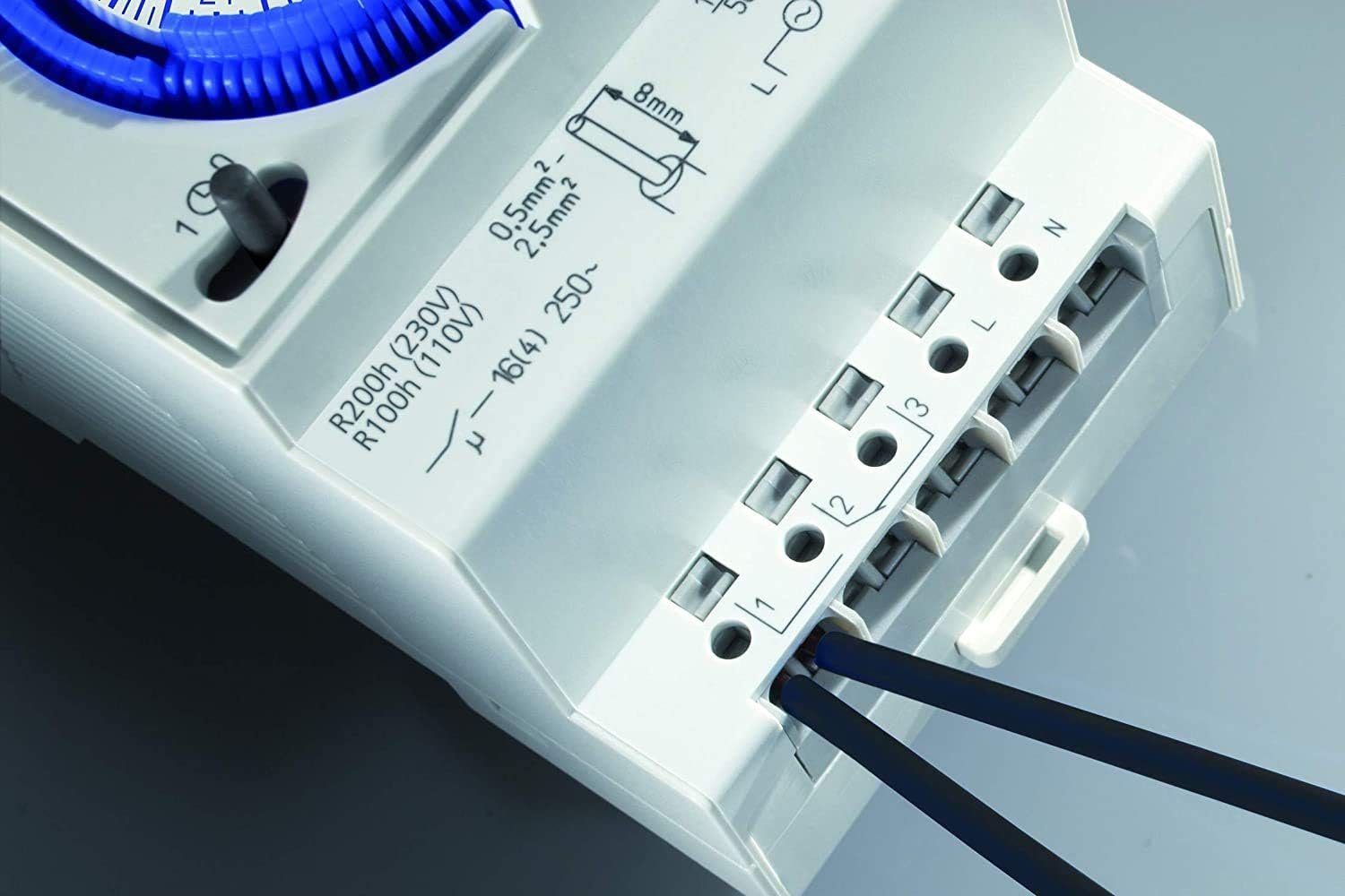 theben Zeitschaltuhr Set SYN 161 d / SD-Karte 1610011 Zeitschaltuhr, Direktwahltasten, Set, Schaltuhr mit Tagesprogramm, inkl. SD-Karte, Beleuchtung/Pumpen