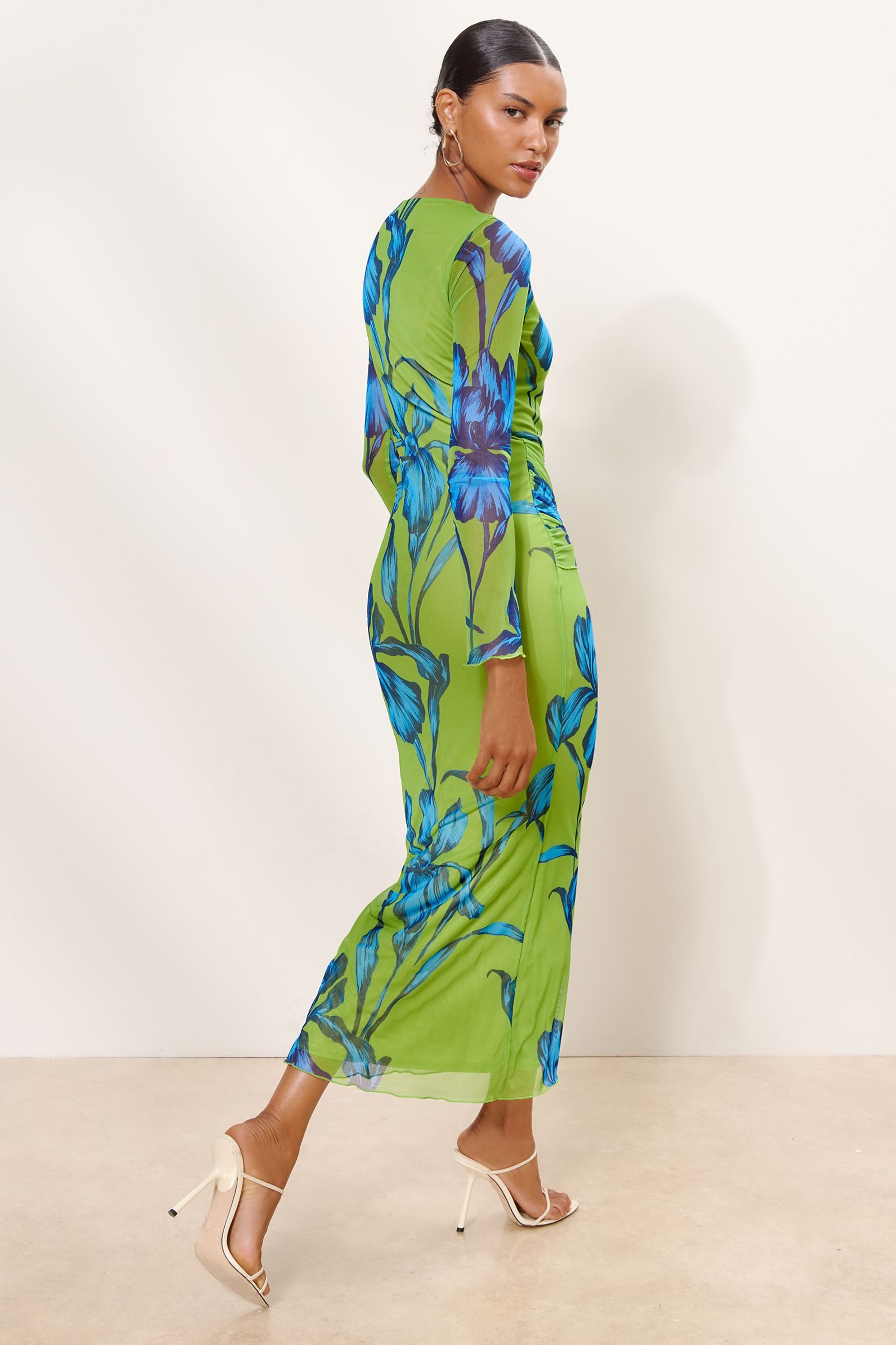 LIPSY Maxikleid Lipsy Maxikleid mit langen Ärmeln, Knoten & Mesh (1-tlg)
