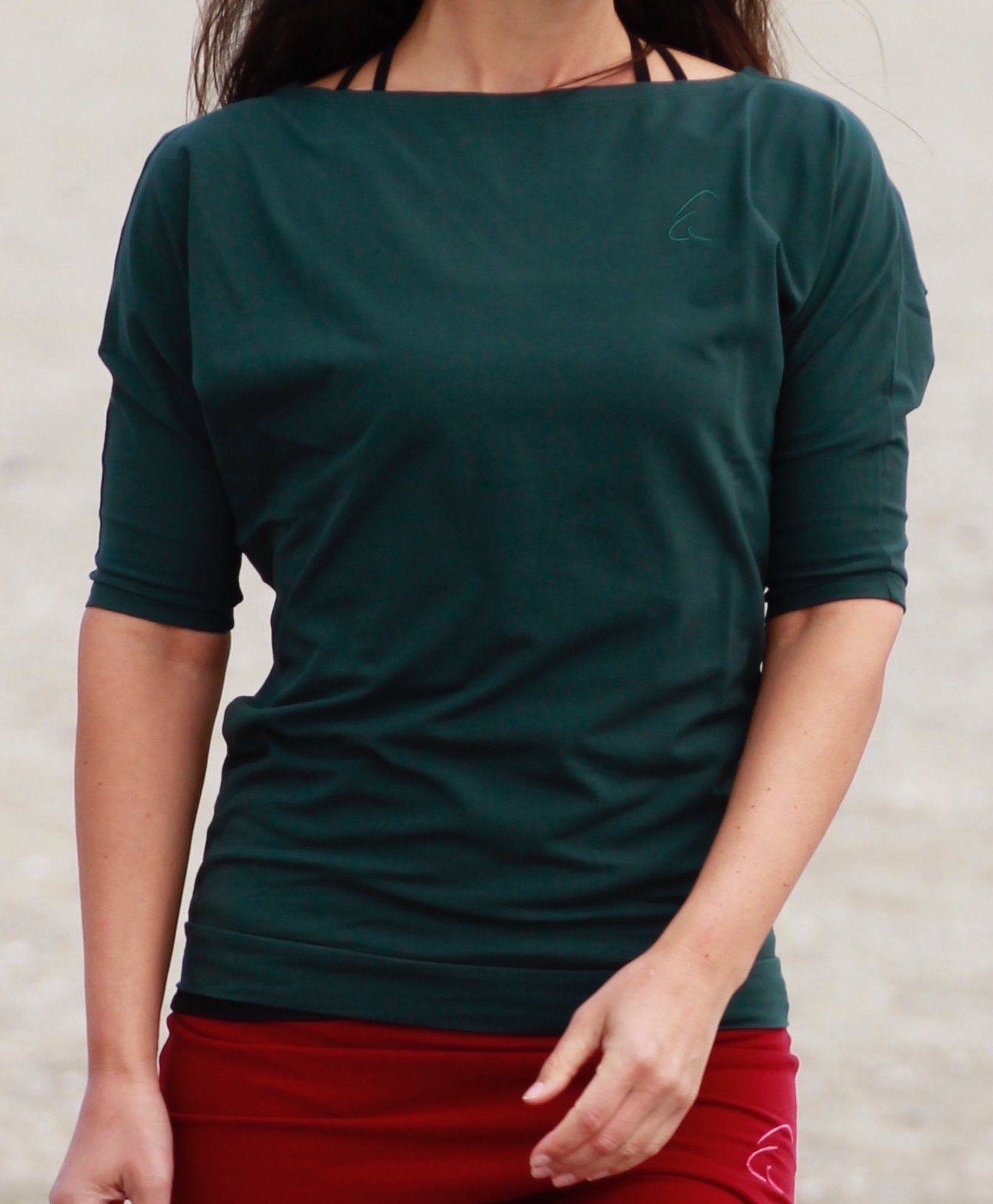 ESPARTO Yogashirt Halbarmshirt Sadaa in Bio-Baumwolle Wohlfühlshirt mit breitem Schulterausschnitt (U-Boot-Ausschnitt) Thymian | Sportshirts