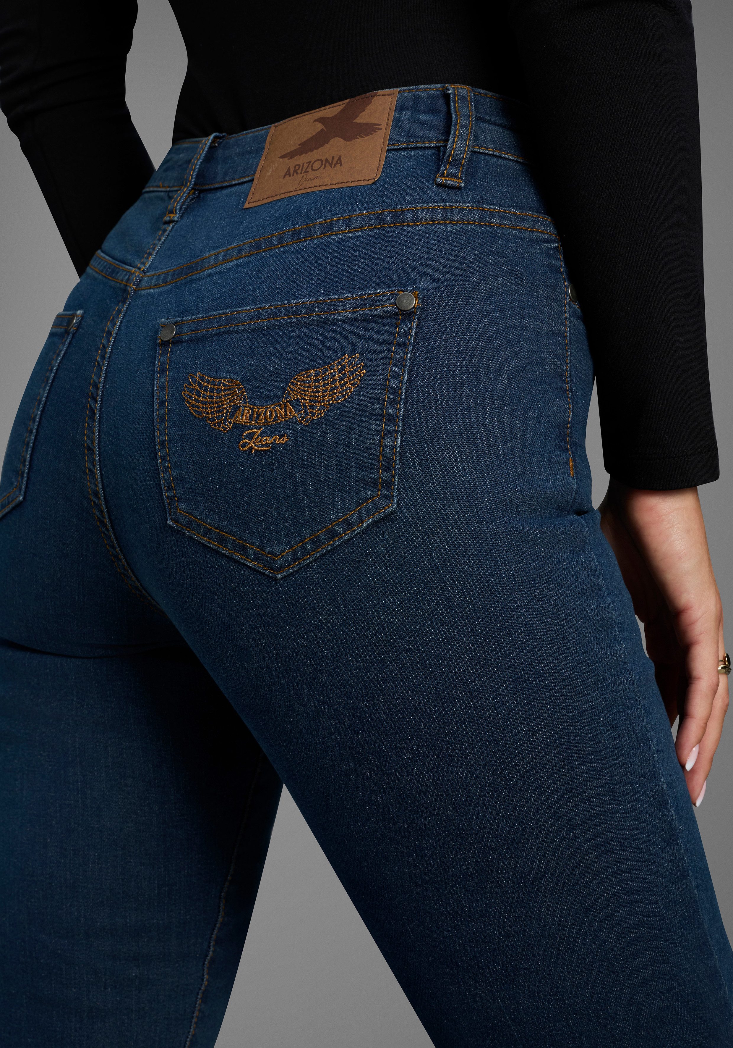 Arizona Bootcut-Jeans Comfort-Fit ausgestellte Beinform, mit Eingrifftaschen, High-Waist