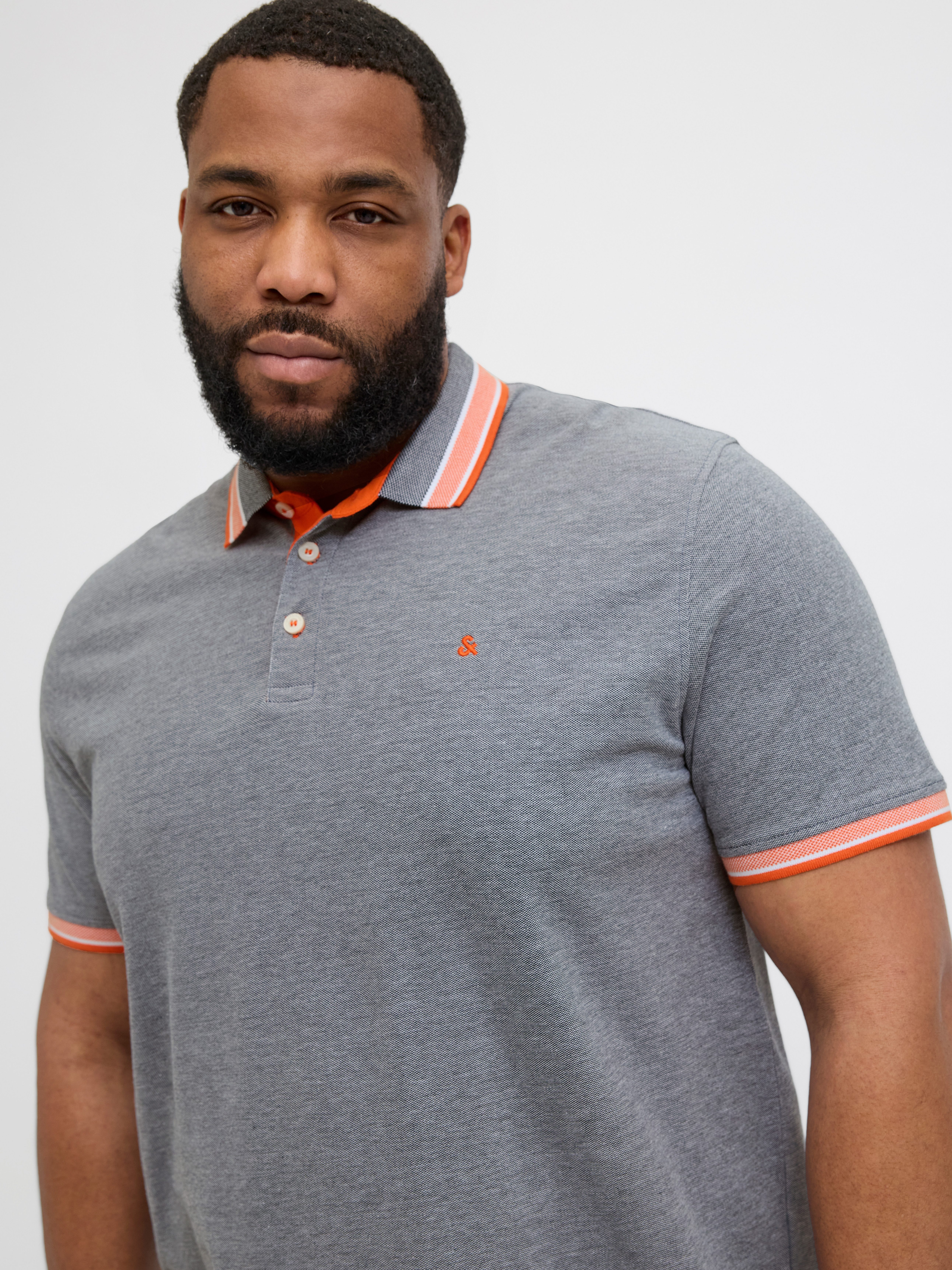 Jack & Jones PlusSize Poloshirt JJEPAULOS POLO SS NOOS PLS mit Logo Sticker günstig online kaufen