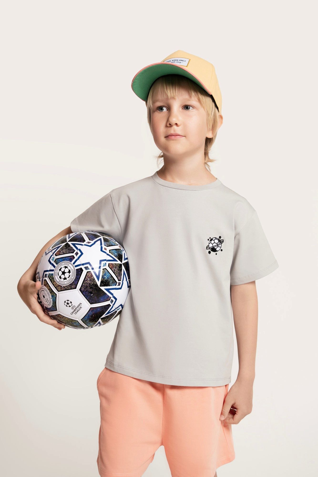 T-Shirt Kinder T-Shirt aus Baumwolle mit Fußball-Stickerei