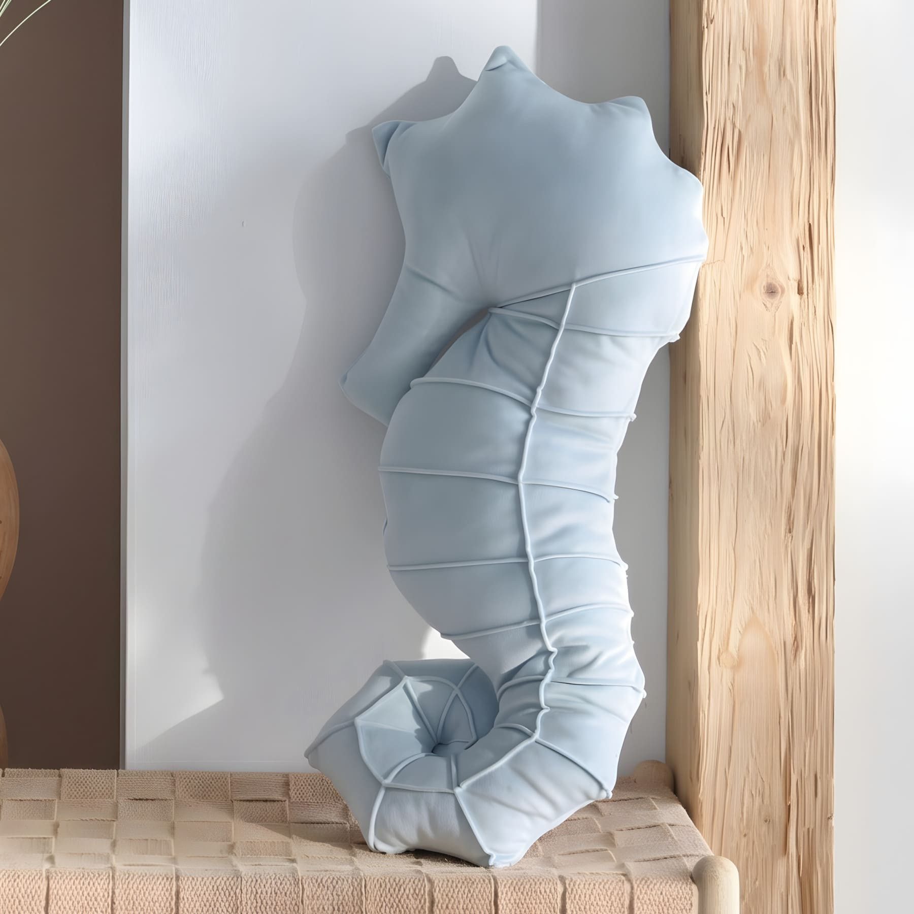 Dekoleidenschaft Dekokissen "Seepferdchen" Sofakissen in hellblau, 58 cm hoch, Zierkissen maritim, Couchkissen, Kuschelkissen