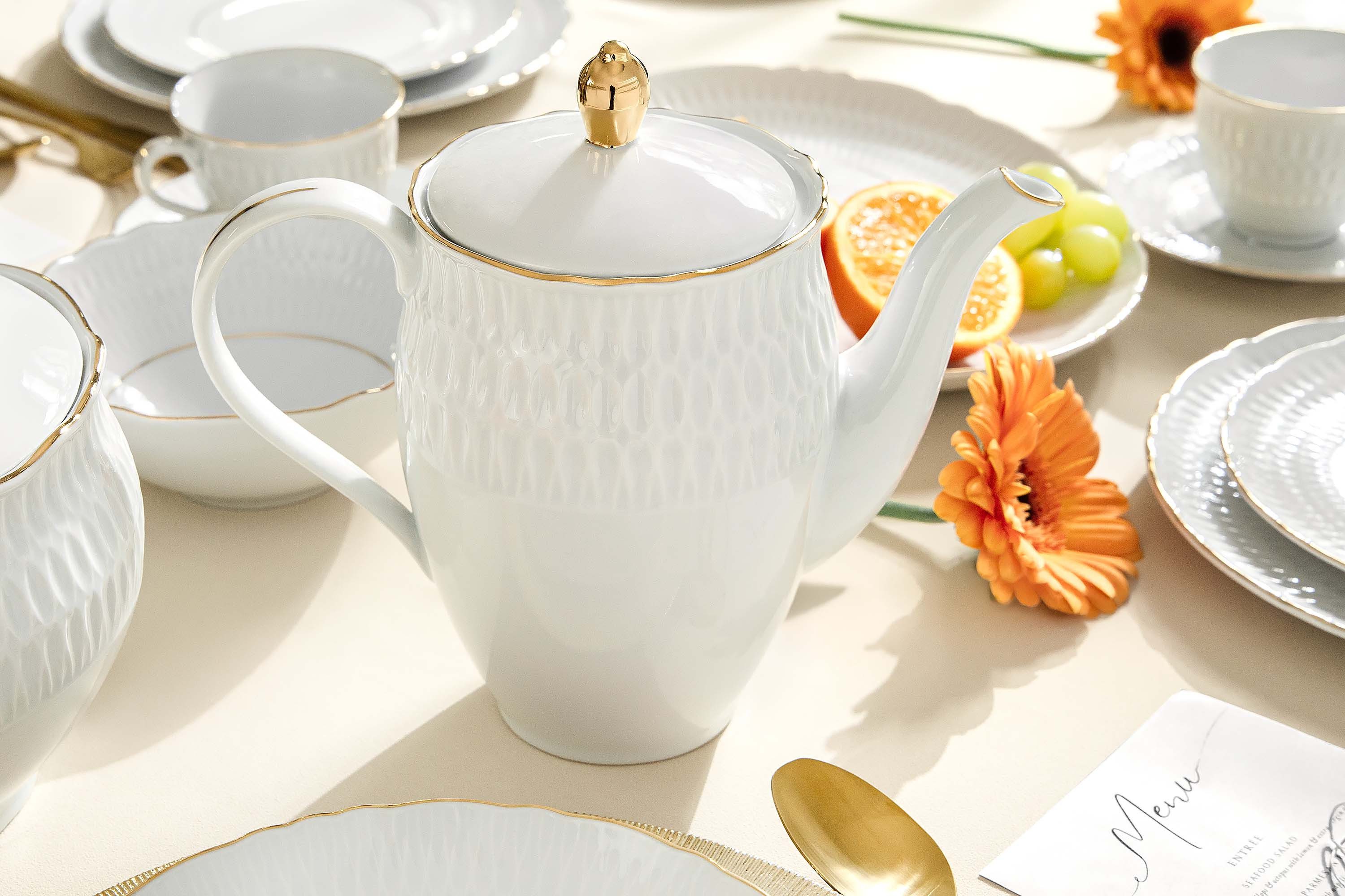 KONSIMO® Teekanne CMIELOW SOFIA Kannen, Kaffeekanne, Porzellankanne, 1600 l, Hochwertiges Premium-Porzellan, in echtem Gold bemalt