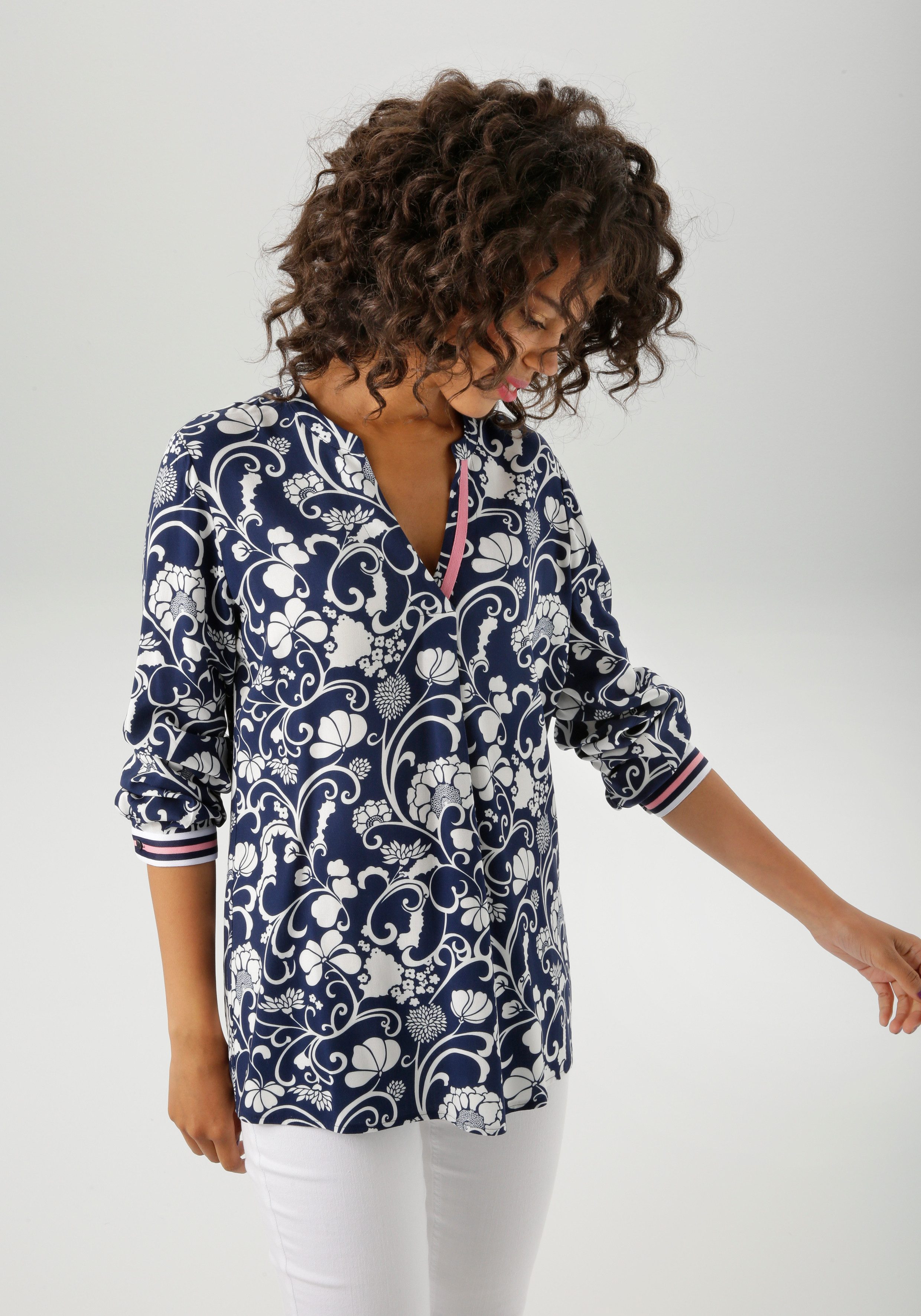 Aniston CASUAL Schlupfbluse mit fantasievollem, grafischen günstig online kaufen