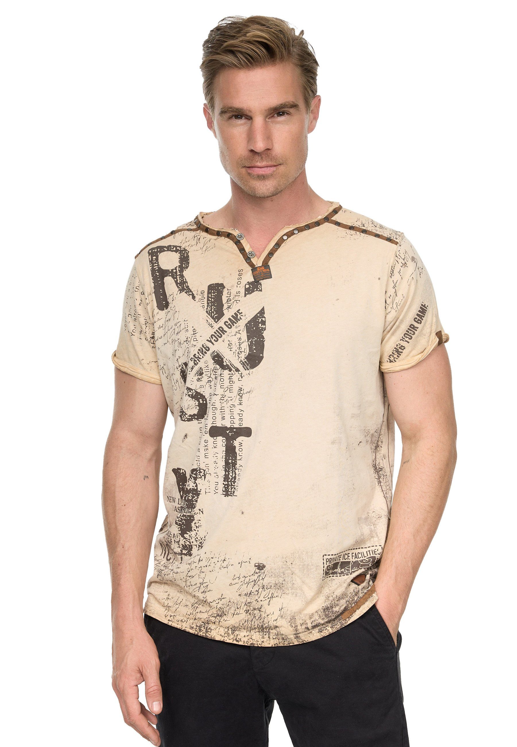 Rusty Neal im T-Shirt Used-Look