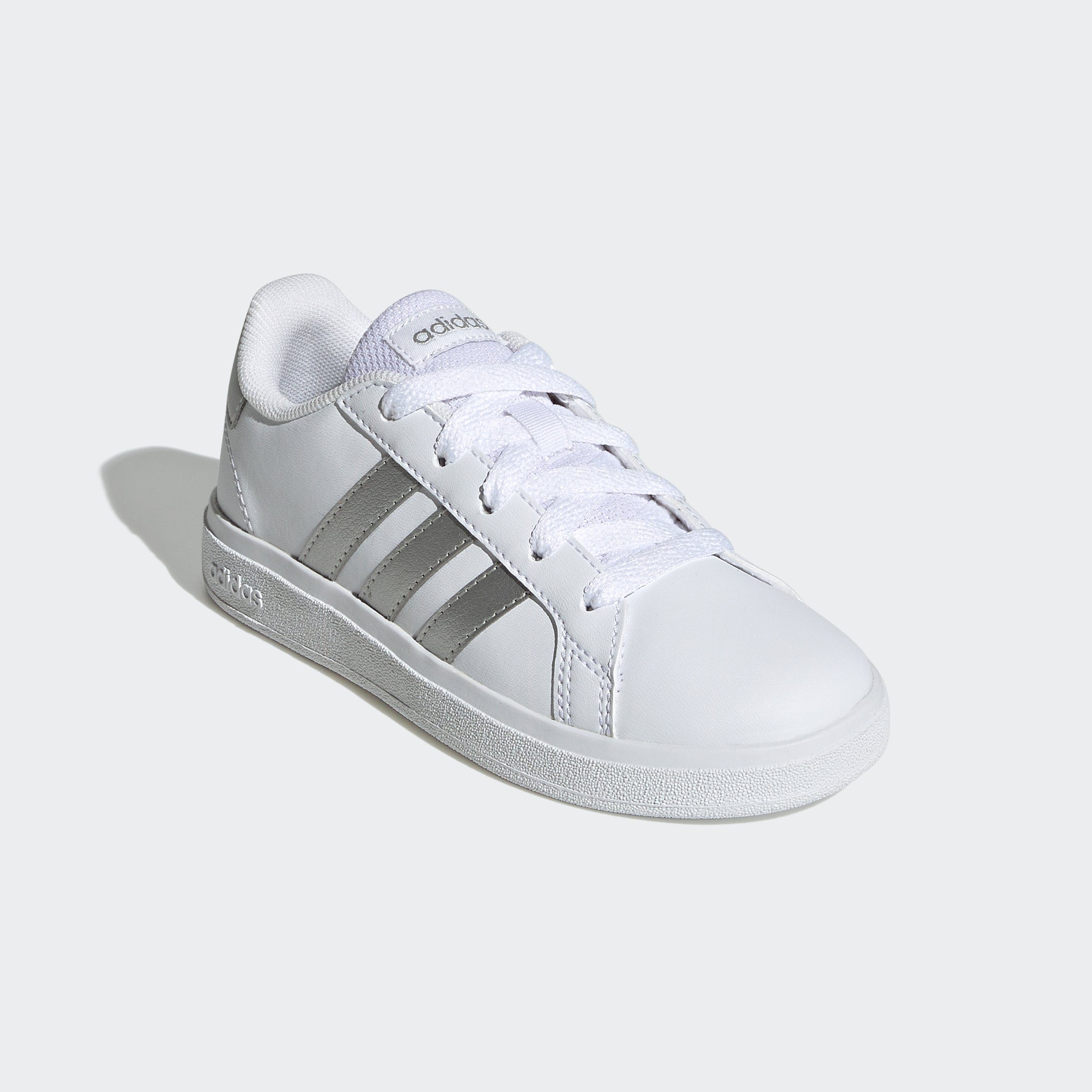 adidas Sportswear Matte White GRAND Superstar Spuren Cloud Design Sneaker TENNIS COURT LACE-UP / Silver Matte LIFESTYLE Silver adidas auf den des 