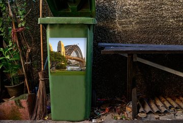 MuchoWow Wandsticker Sydney Harbour Bridge in Australien am Nachmittag (1 St), Mülleimer-aufkleber, Mülltonne, Sticker, Container, Abfalbehälter