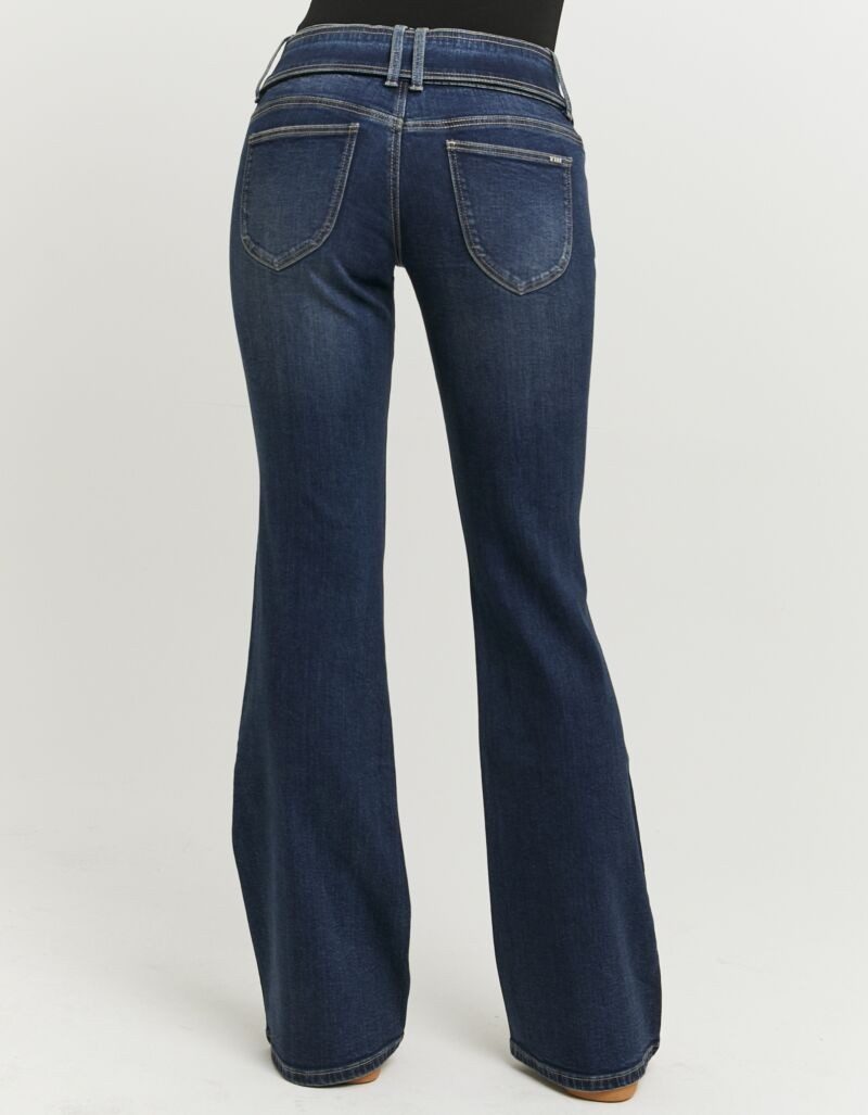 Tally Weijl Bootcut-Jeans SPADECINTY Baumwollmischung, Mid Waist mit Bootcut und Gürtel