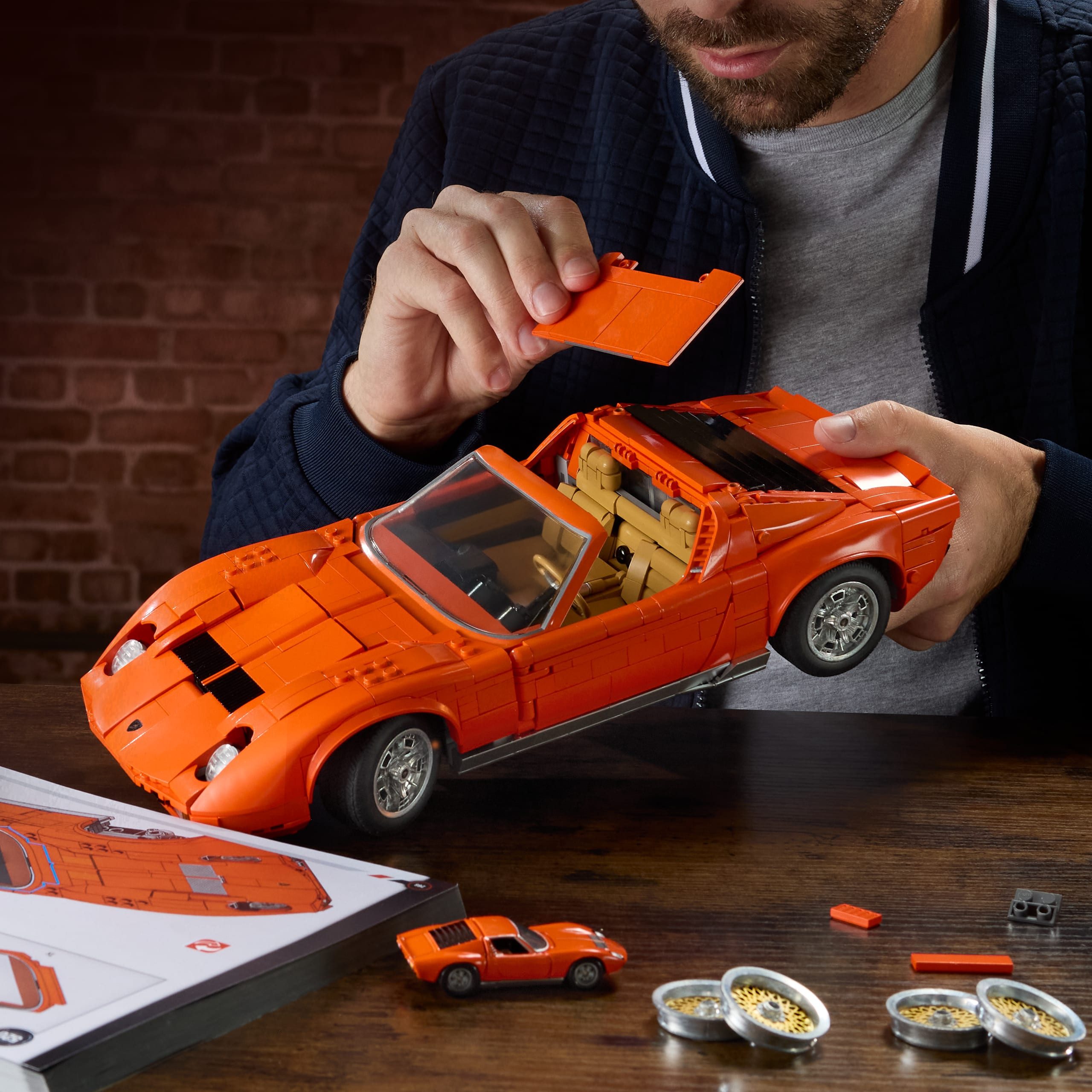 Mattel® Modellbausatz Mattel Brick Shop Hot Wheels Premium Lambo, Maßstab 1:12, (1523-tlg)
