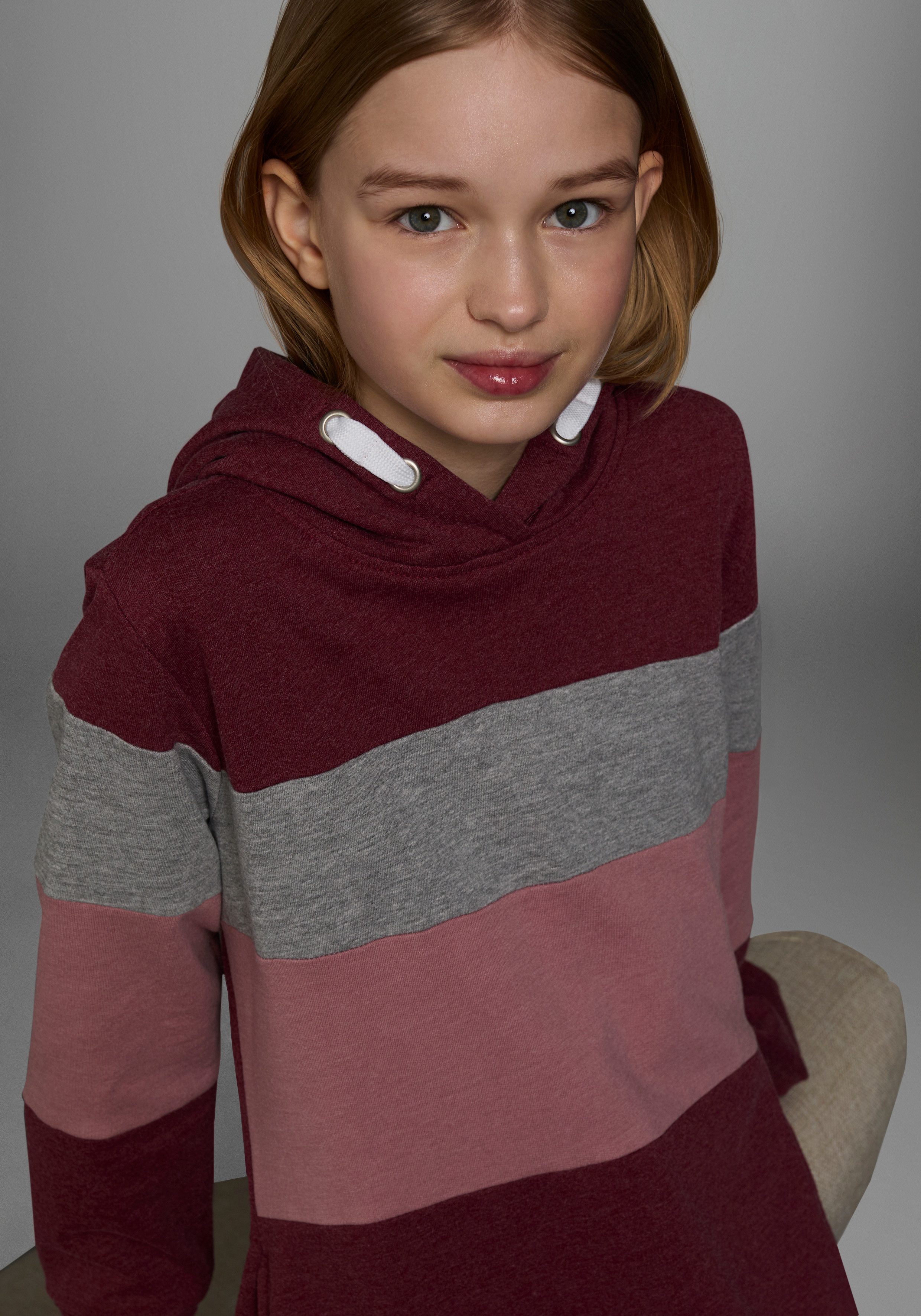 KIDSWORLD Sweatkleid lang, sportliches Streifendesign, aus Baumwollmischung, Langarm