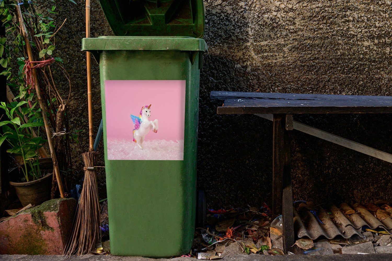 Wandsticker Container, Statue Mülleimer-aufkleber, eines Einhorns St), Sticker, tänzelnden Mülltonne, Abfalbehälter (1 MuchoWow