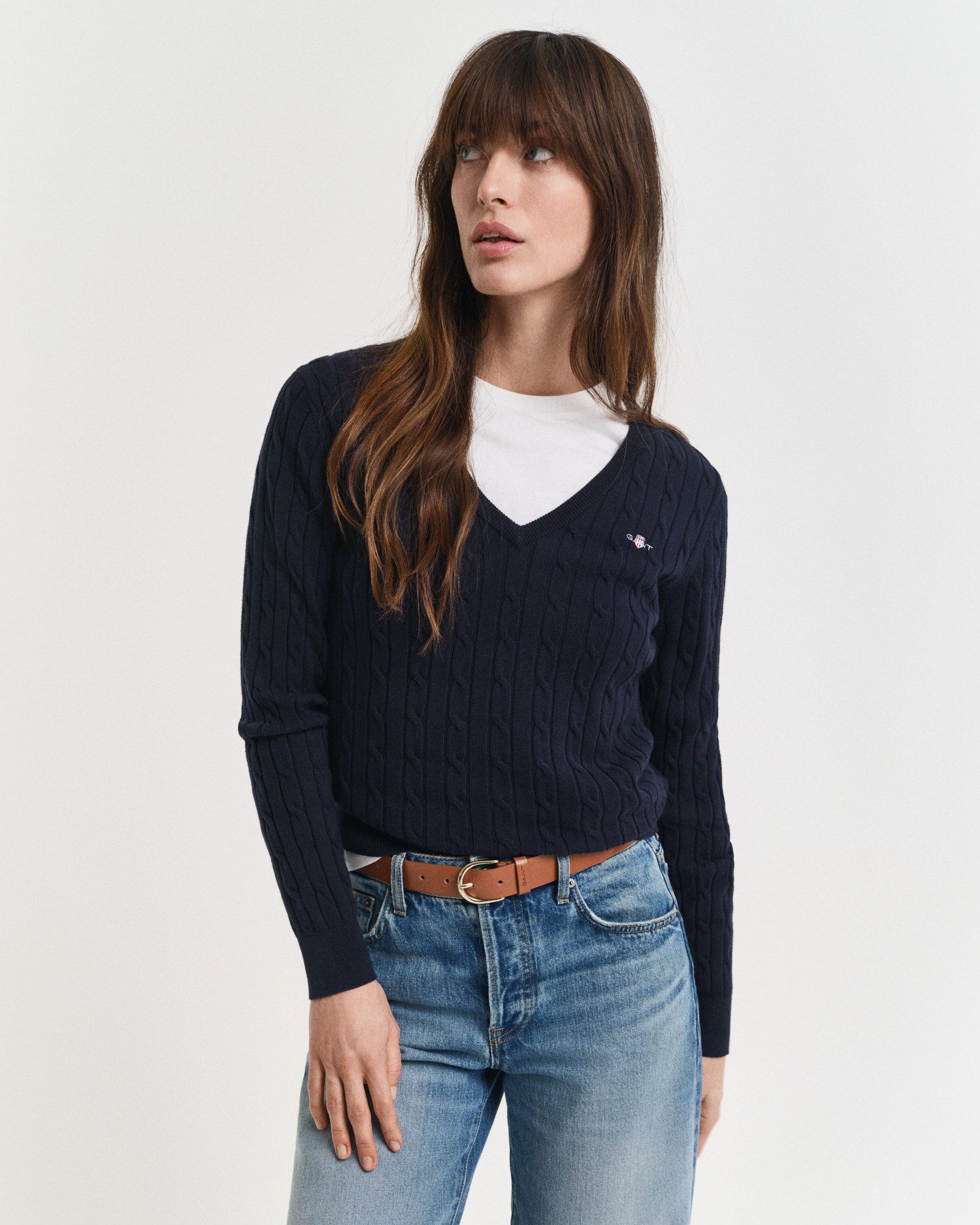 Gant Вязаные свитера STRETCH COTTON CABLE V-NECK mit Logostickerei auf der Brust