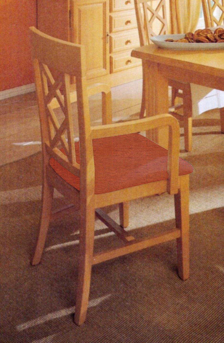 Casamia Esszimmerstuhl Esszimmer Stuhl mit Armlehnen Festpolsterkissen Chalet Pinie massiv Pinie lipizano