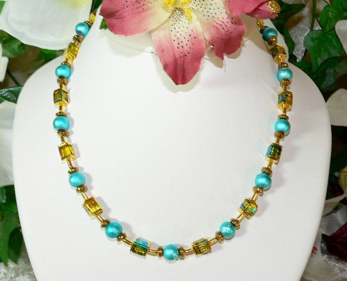 traumschmuck Collier 495 Collier Halskette Würfel Perlen Glas Hämatit (Valentinstag, Muttertag, Geburtstag), handgefertigt in Deutschland