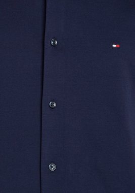 Tommy Hilfiger TAILORED Langarmhemd CL JERSEY SOLID SF SHIRT (1-tlg) mit einem farblich abgesetzten Knopf
