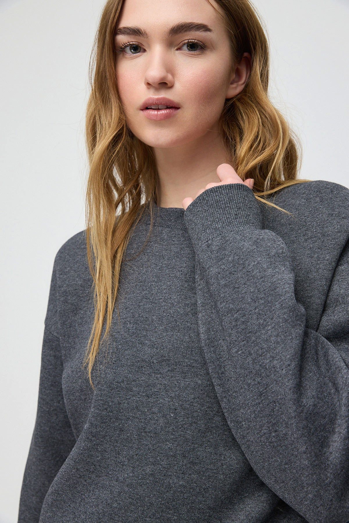 No Matter What Midikleid Langärmeliges Sweatshirtkleid – Bild 3 von 4