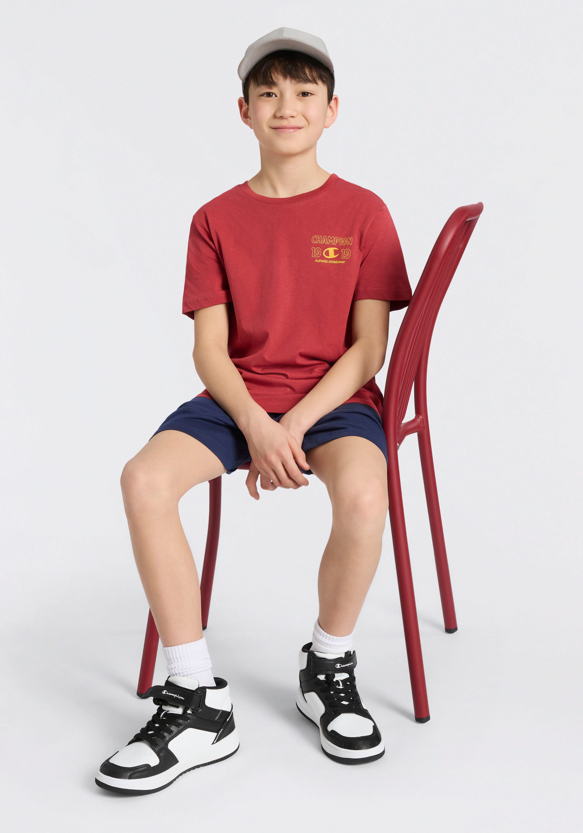 Champion T-Shirt & Shorts Graphic T-Shirt and Shorts Set (2-tlg) für sportliche Aktivitäten, leichtes Tragegefühl