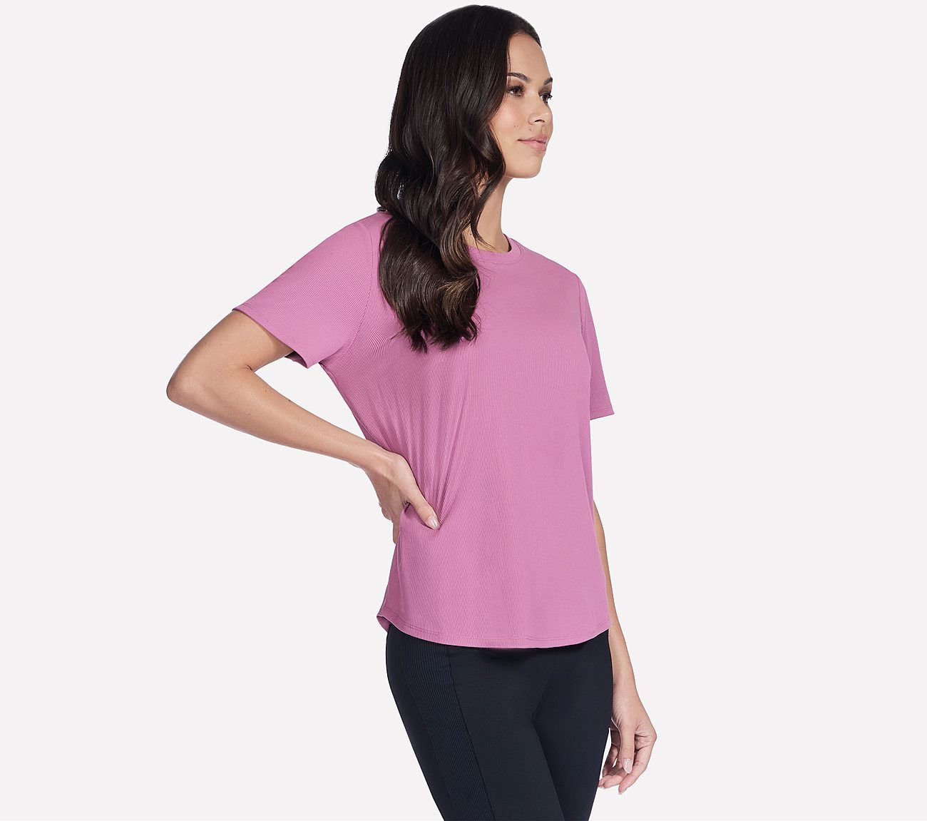Skechers Funktionsshirt GOWALK LUXE RIB TEE strukturiertes Kurzarm-T-Shirt, mit Rundhalsausschnitt