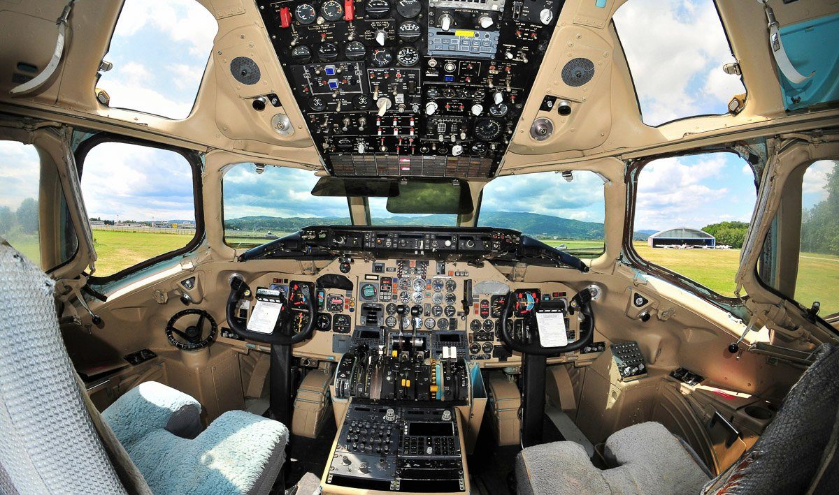 Papermoon Fototapete Cockpit