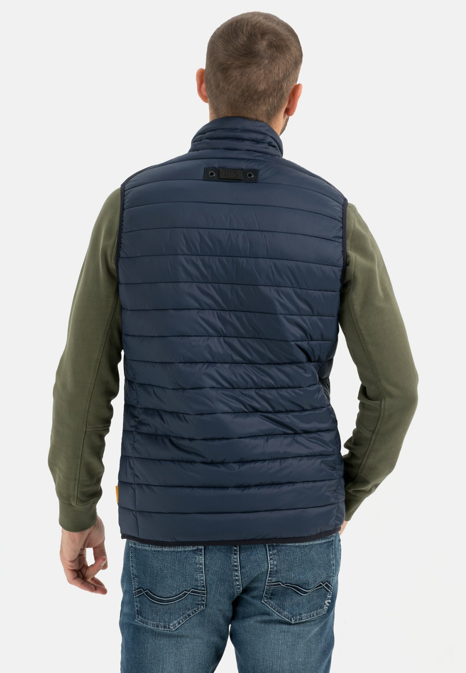 camel active Steppweste mit horizontaler Steppung aus recyceltem Polyester mit Stehkragen