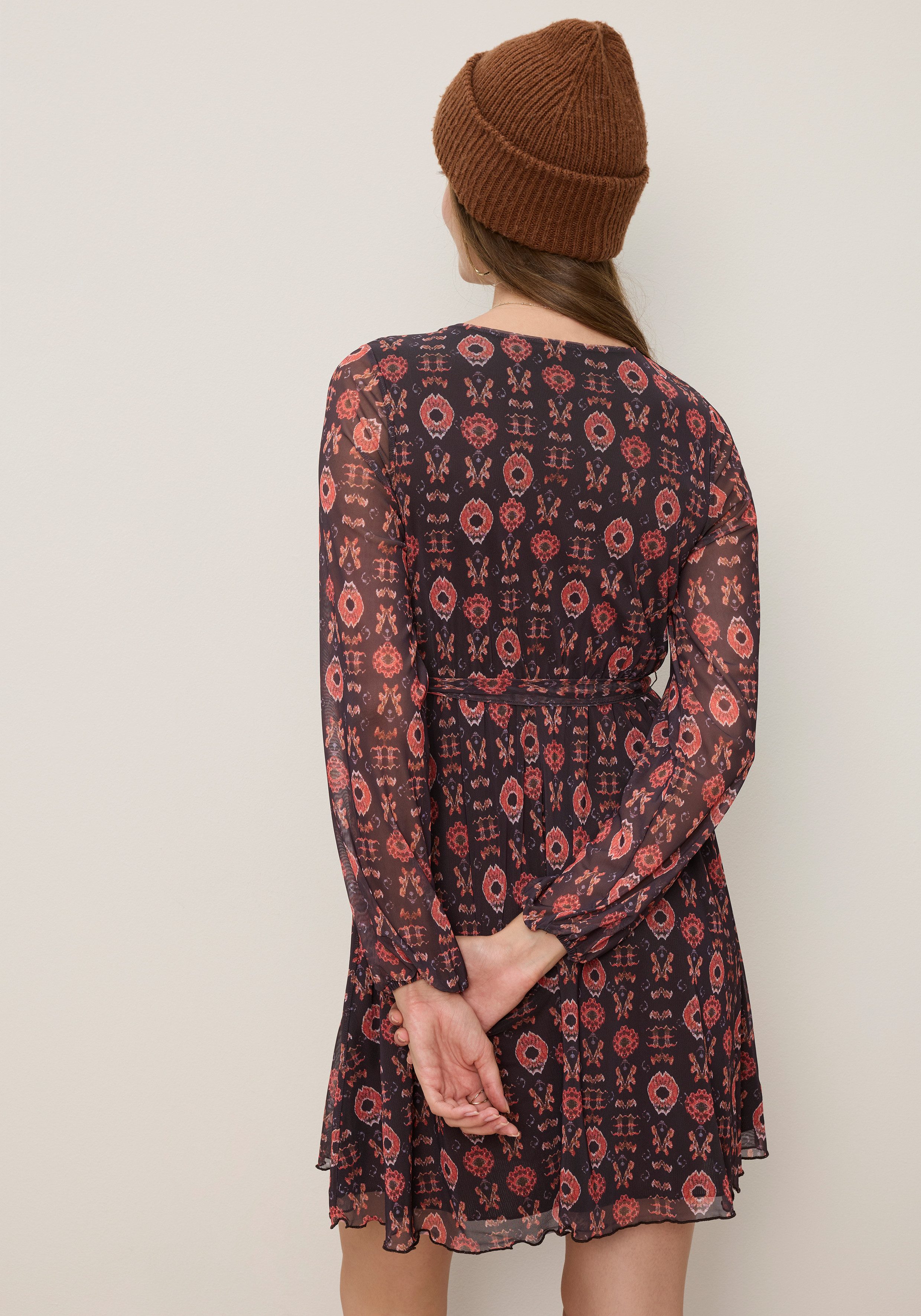 Tamaris Meshkleid mit taillierter Passform und modischem Muster in moderner Mini-Länge
