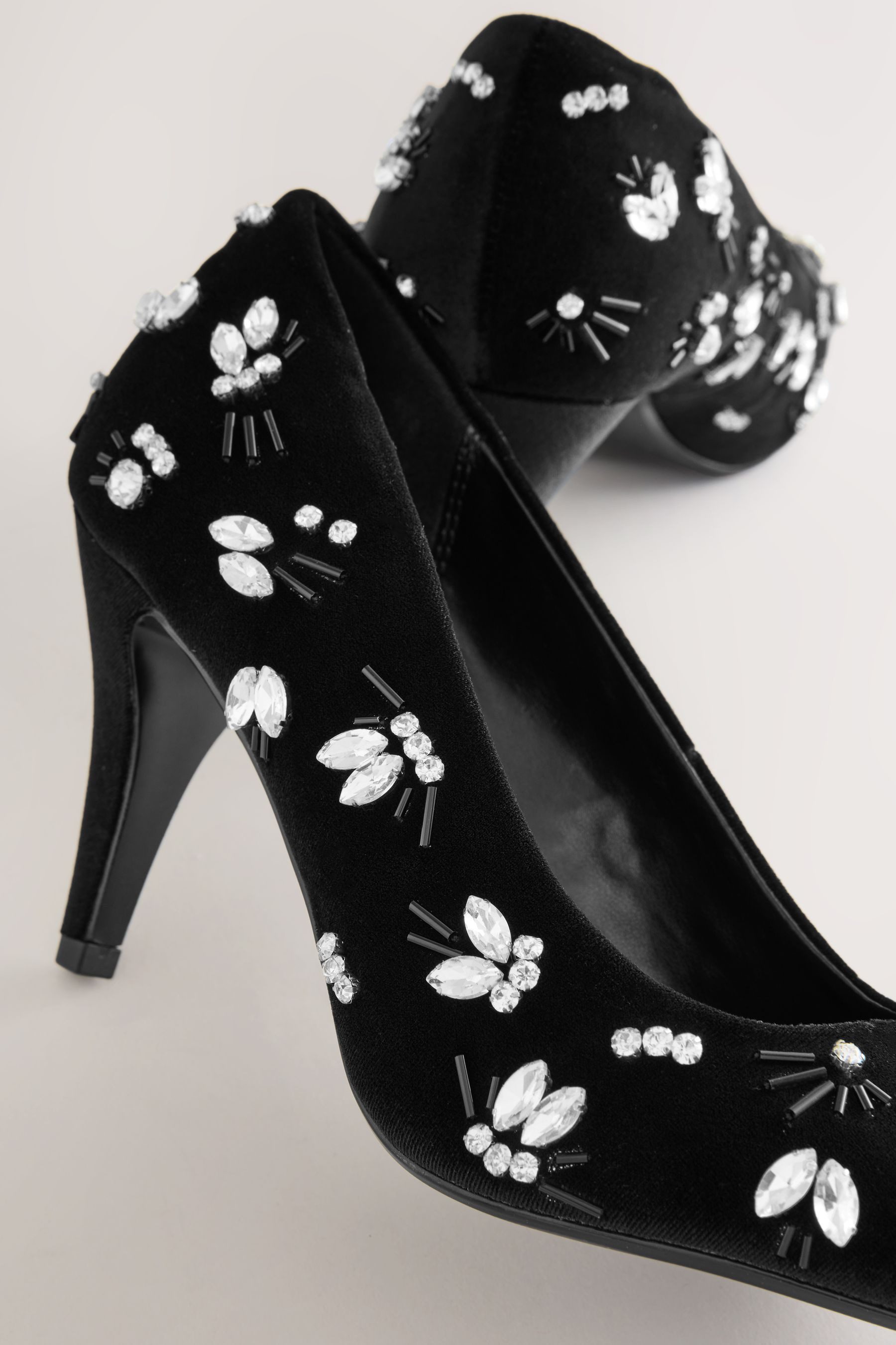 Next Forever Comfort® zehenfreie, verzierte Samtschuhe High-Heel-Sandalette (1-tlg)
