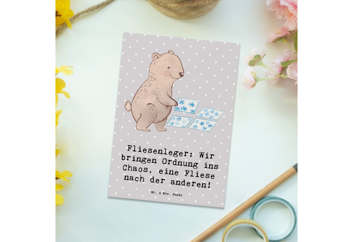 Thumbnail - Mr. & Mrs. Panda Postkarte Fliesenleger: Wir bringen Ordnung ins Chaos, eine Fliese nach der and