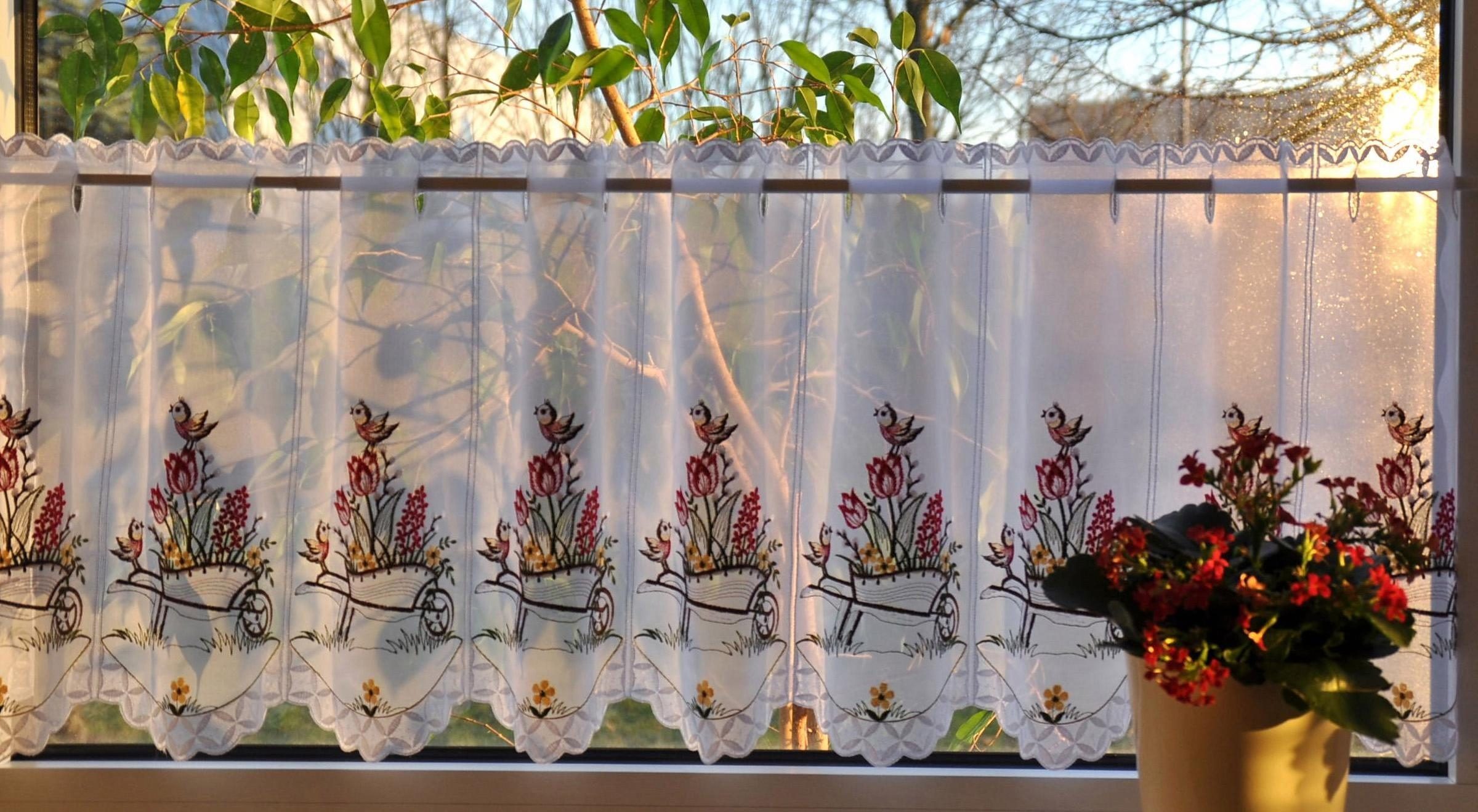 Stickereien Plauen Scheibengardine Schubkarre (1 St), Durchzuglöcher, transparent, Voile, veredelt mit echter Plauener Spitze Stickerei