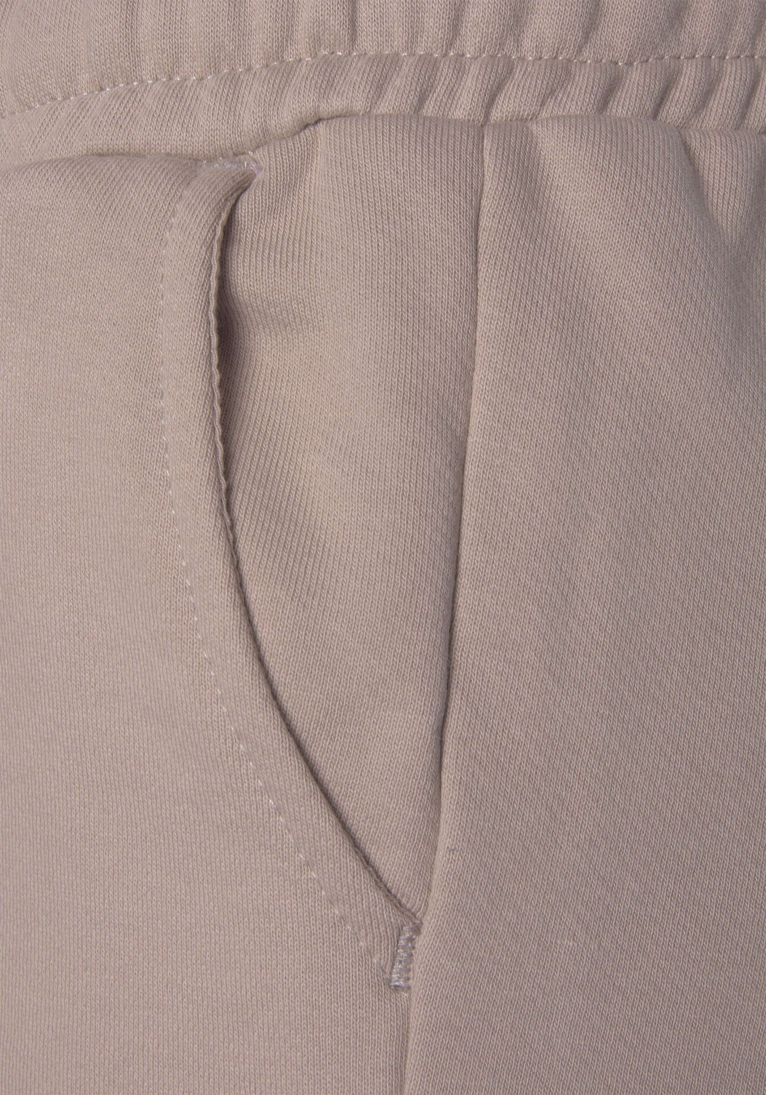 LASCANA Sweatshorts aus organischer Baumwolle, Loungewear
