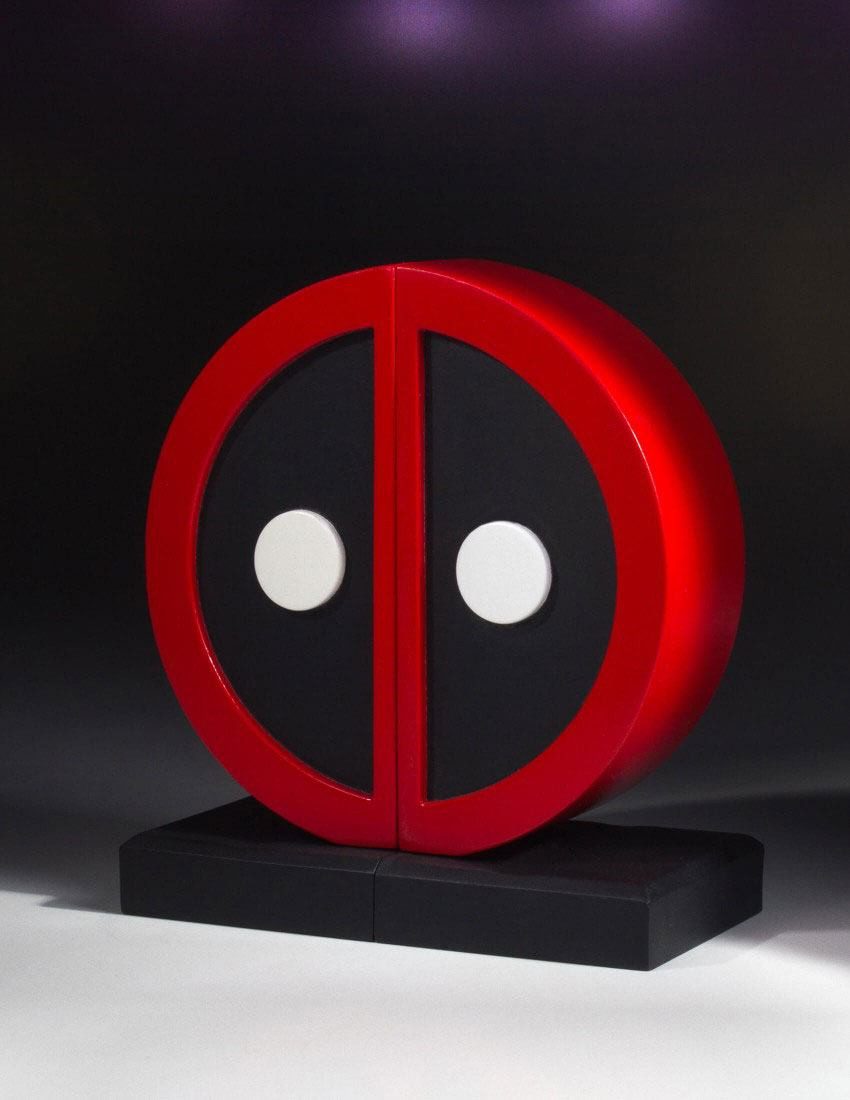 GENTLE GIANT Buchstütze Marvel Comics Buchstützen Deadpool Logo 16 cm (1 St), aus hochwertigem Polystone gefertigt.