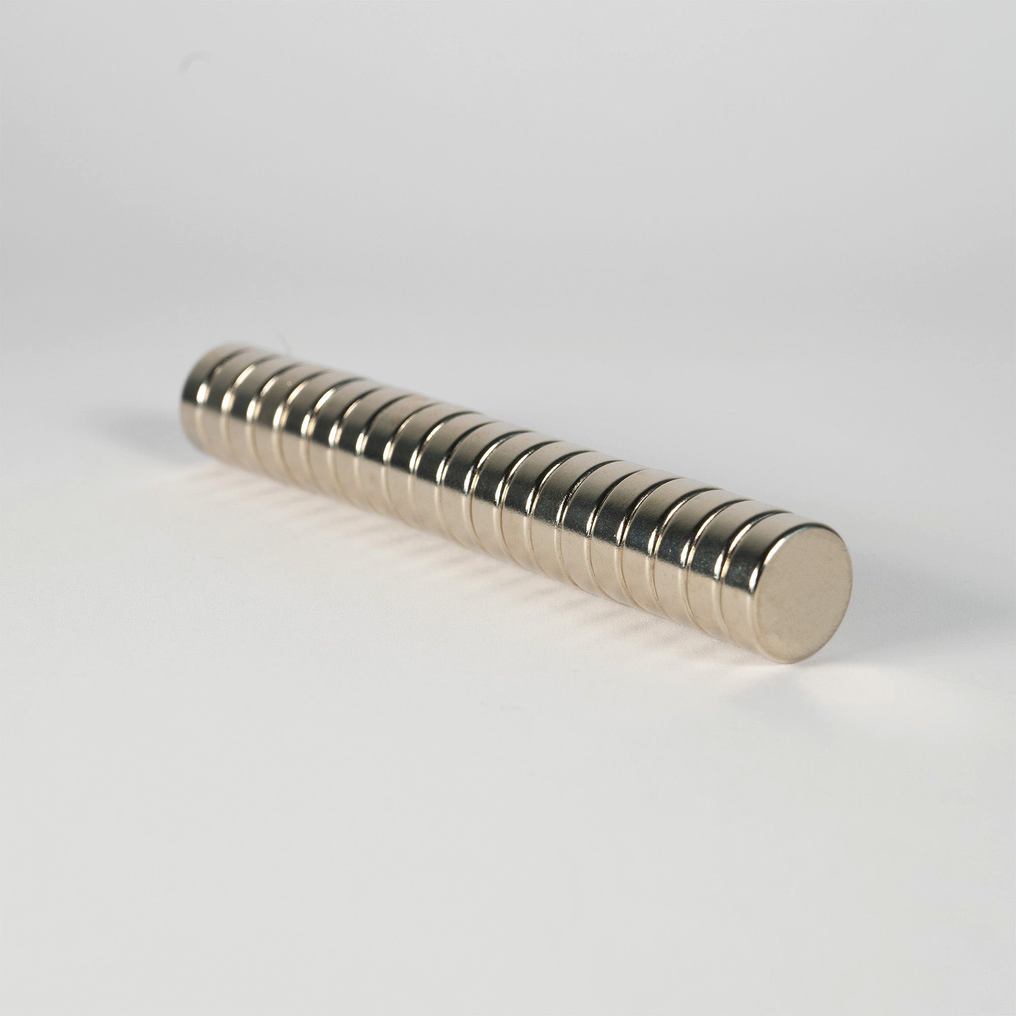 Neodym Magnet Scheibe 8x0,75mm Selbstklebend