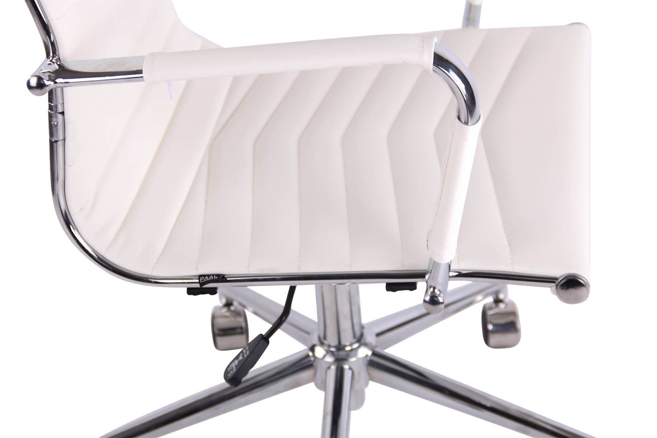 TPFLiving Bürostuhl Battle mit bequemer chrom XXL), Chefsessel, weiß Sitzfläche: geformter Bürostuhl (Schreibtischstuhl, Rückenlehne Drehstuhl, ergonomisch Gestell: Kunstleder - Metall