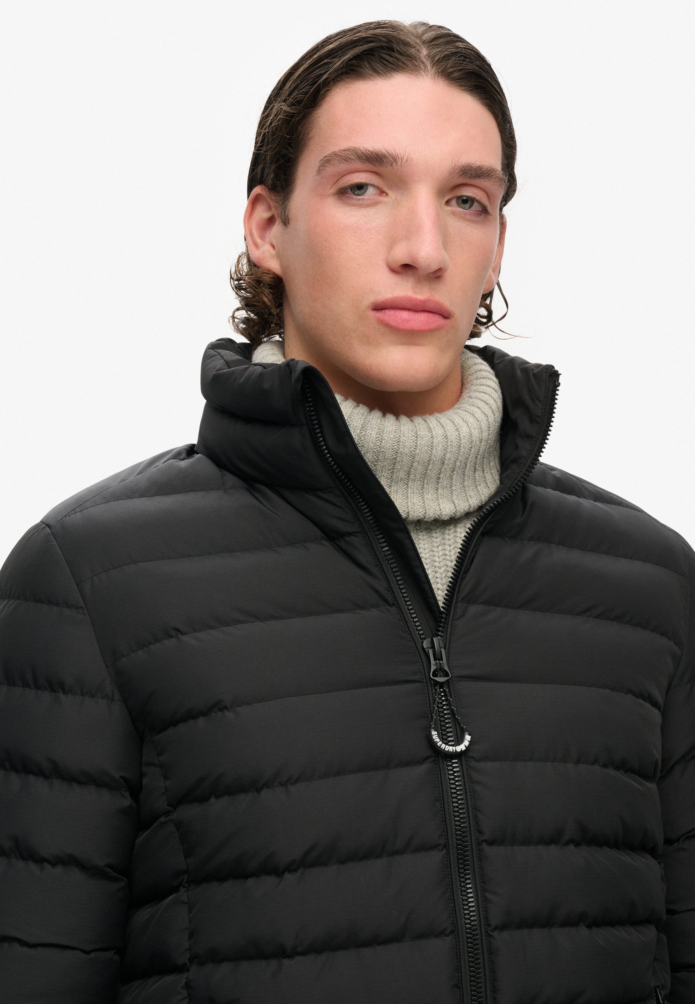 Superdry Steppjacke FUJI PRINT PADDED JACKET Slim Fit, mit Reißverschluss, in unifarbener Optik