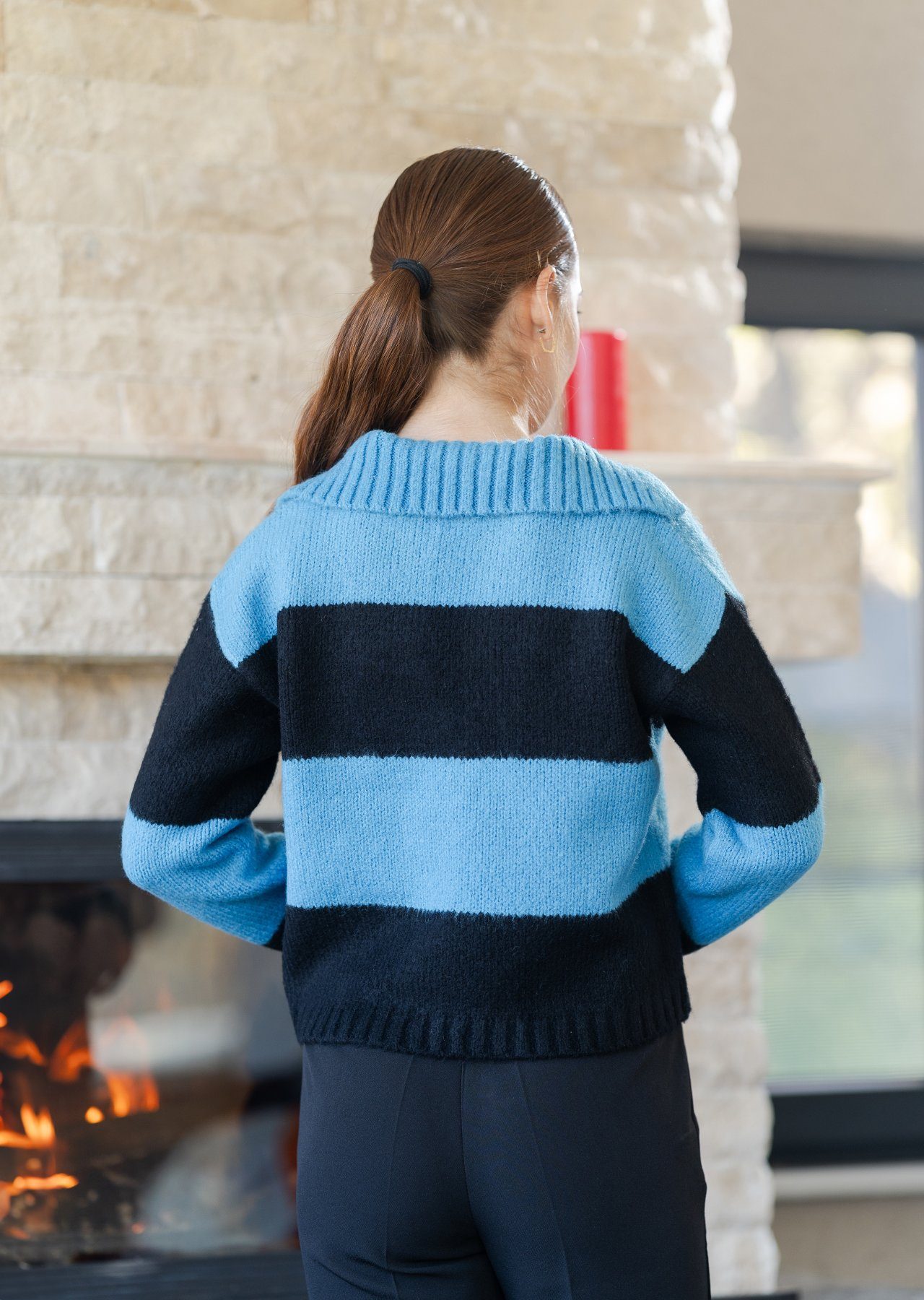 Authentic Klein Strickpullover zweifarbigen Strickpullover mit V-Ausschnitt und Kragen