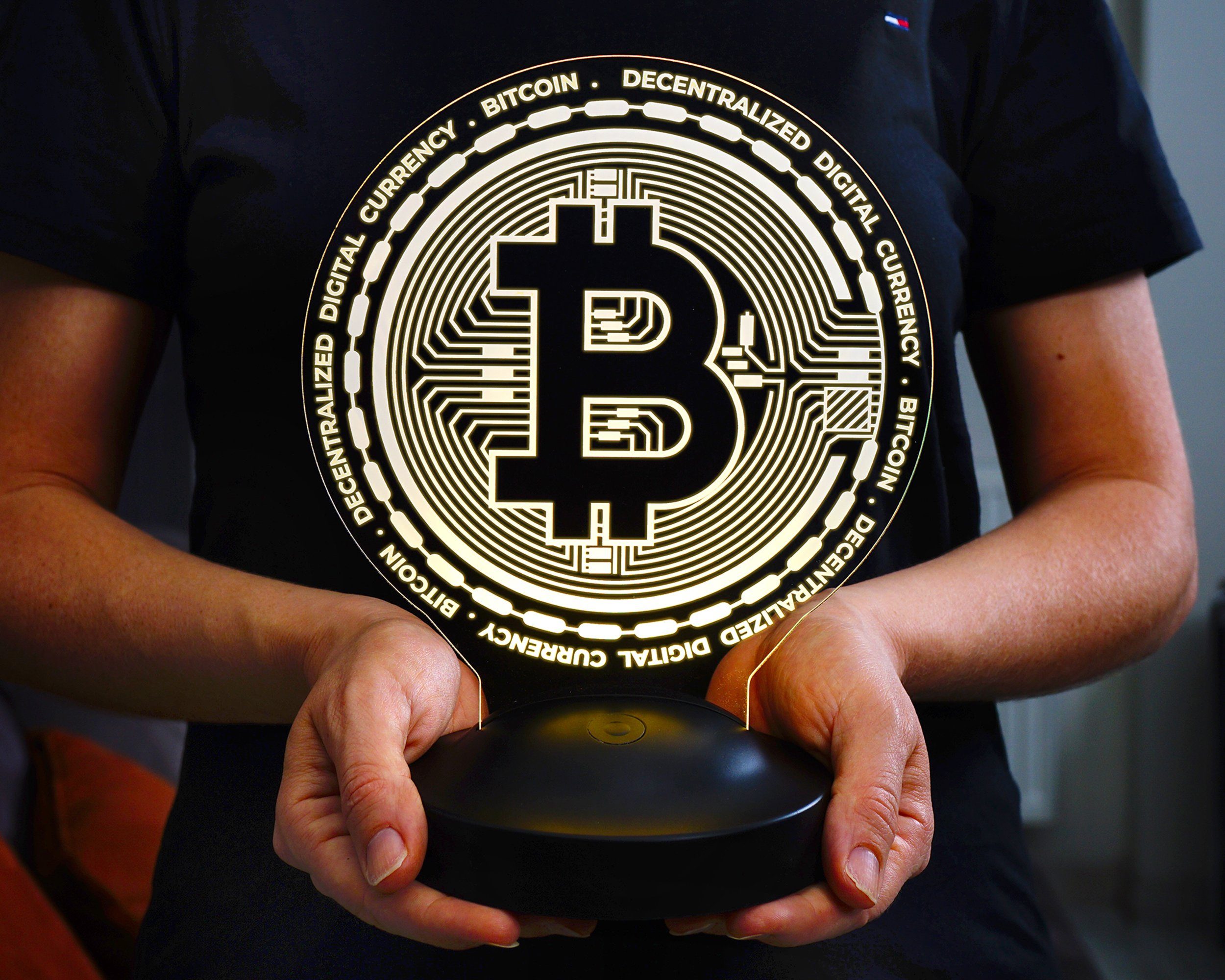 Geschenkelampe LED Nachttischlampe Bitcoin 3D Gravur Nachtlicht Geschenk für Krypto-Liebhaber Crypto, Leuchte 7 Farben fest integriert, Geschenk für Männer, Kry – Bild 4 von 5