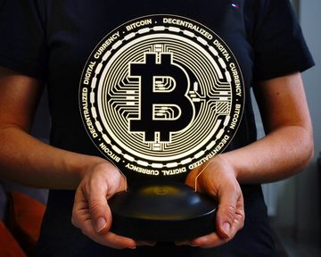 Geschenkelampe LED Nachttischlampe Bitcoin 3D Gravur Nachtlicht Geschenk für Krypto-Liebhaber, Leuchte 7 Farben fest integriert, Geschenk für Männer, Kryptowährung