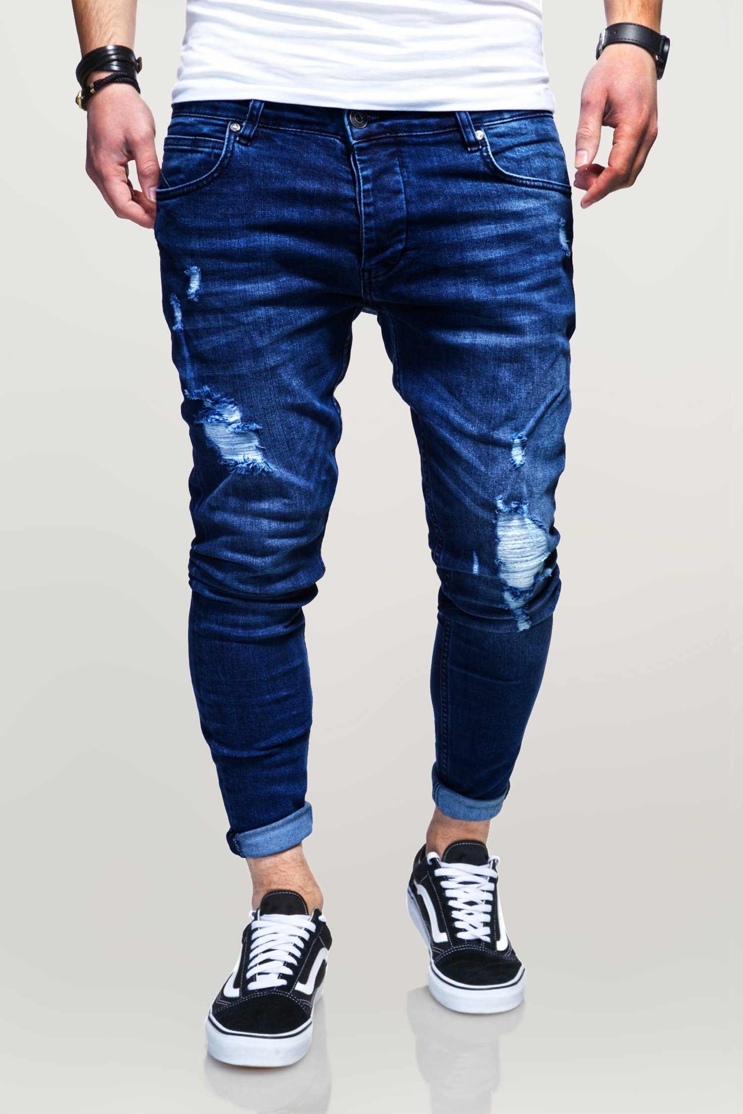 Used-Elementen EIKE mit Slim-fit-Jeans behype trendigen