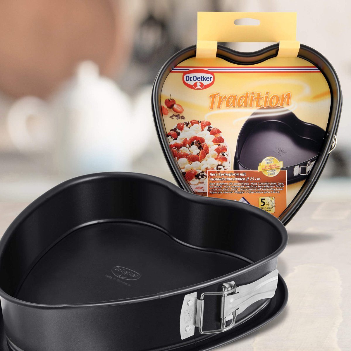 Dr. Oetker Küchenhelfer Herzkuchenform Herz-Springform mit Auslaufschutzboden