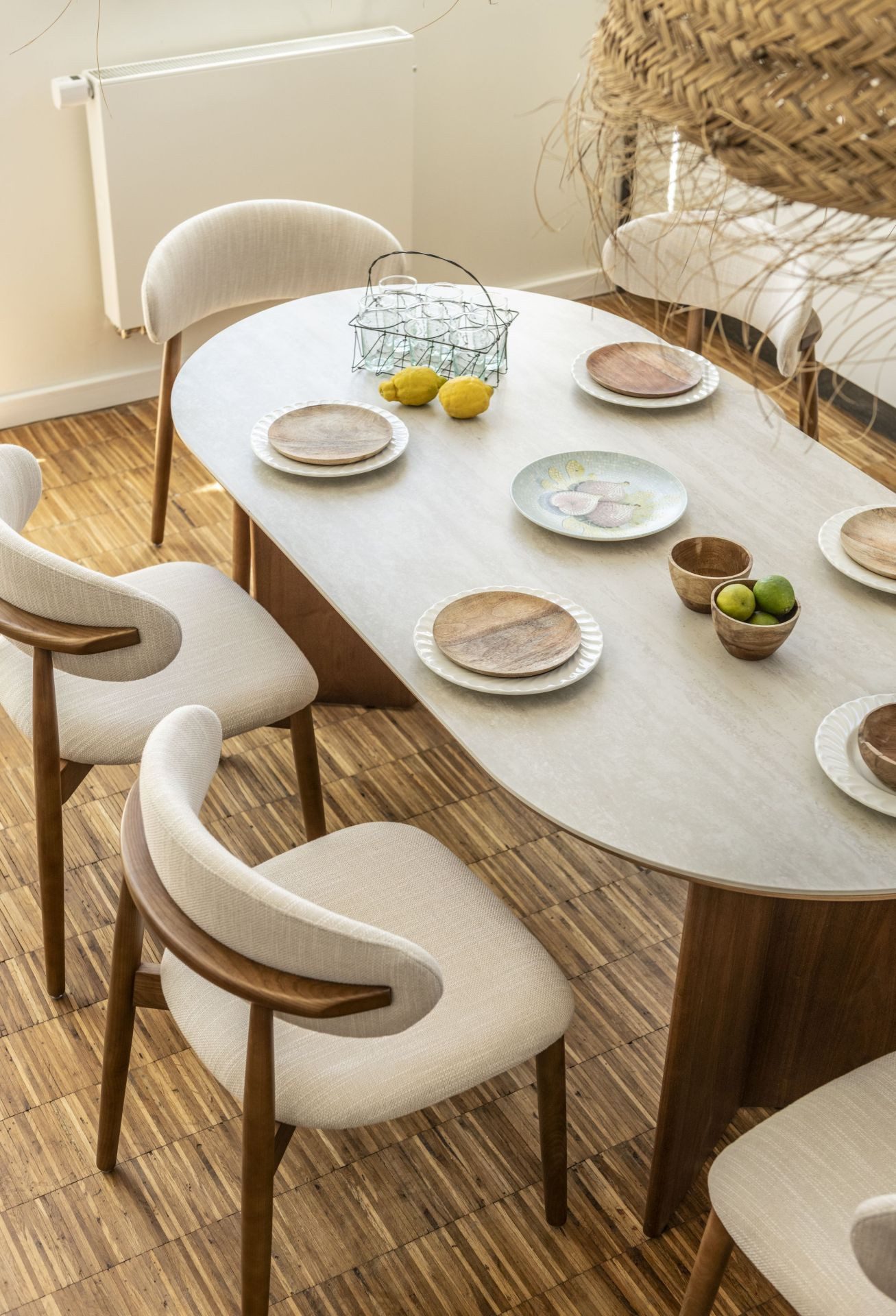 Vintagehaus Essgruppe Travertin Tisch Tivoli + Esszimmerstühle Linea – Bild 3 von 5